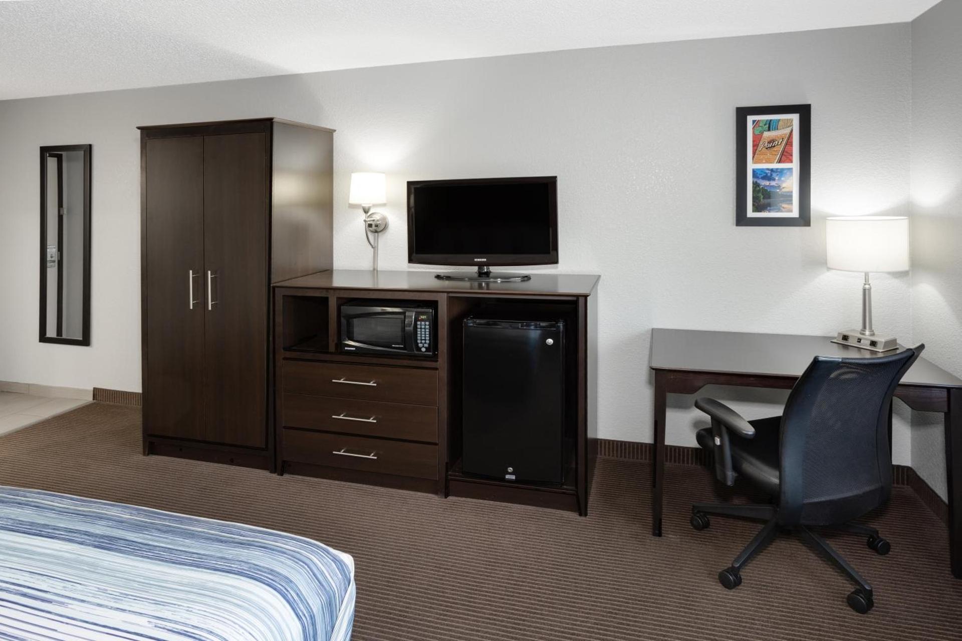 AmericInn by Wyndham Plover Stevens Point photo 62