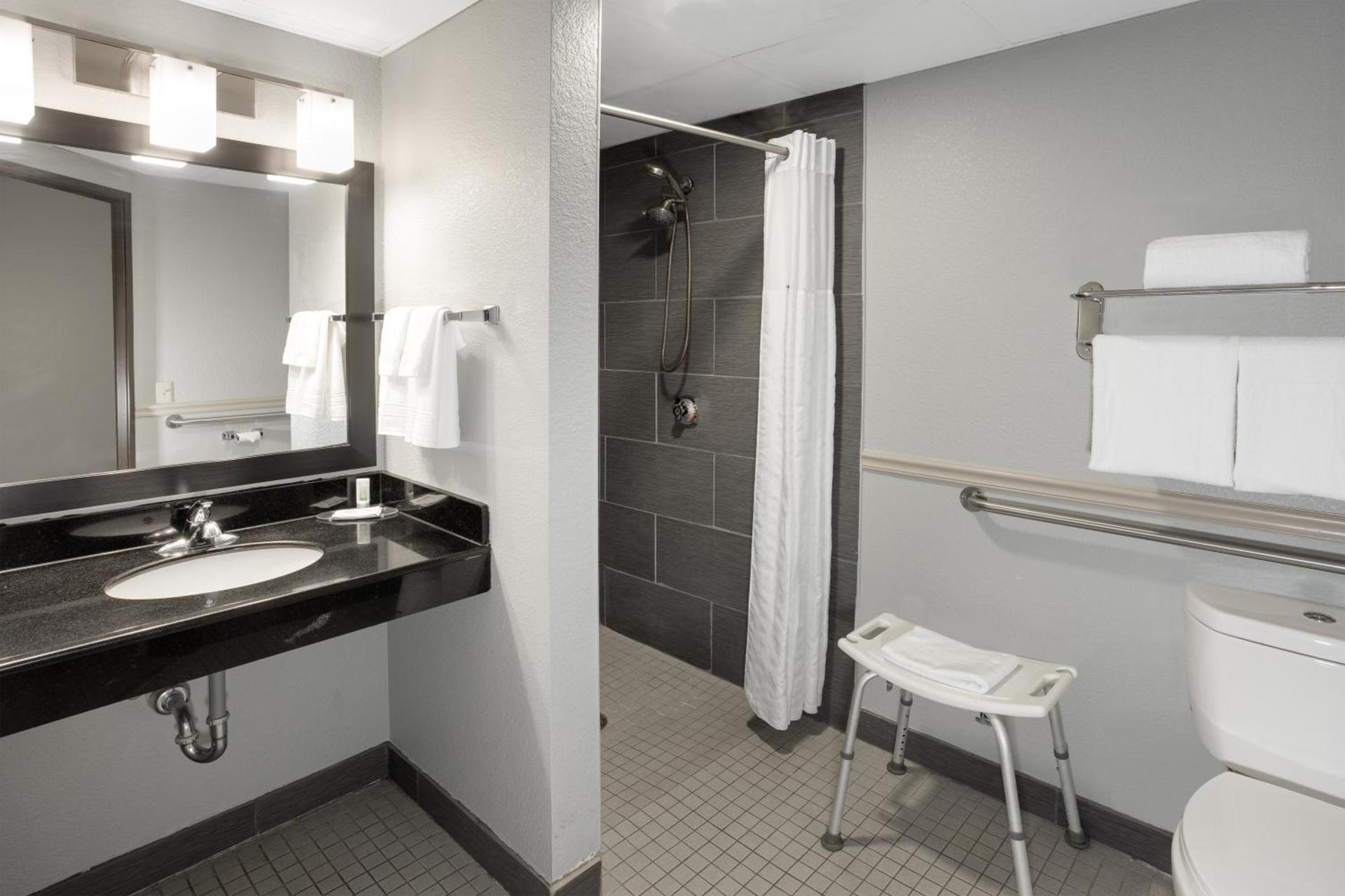 AmericInn by Wyndham Plover Stevens Point photo 66