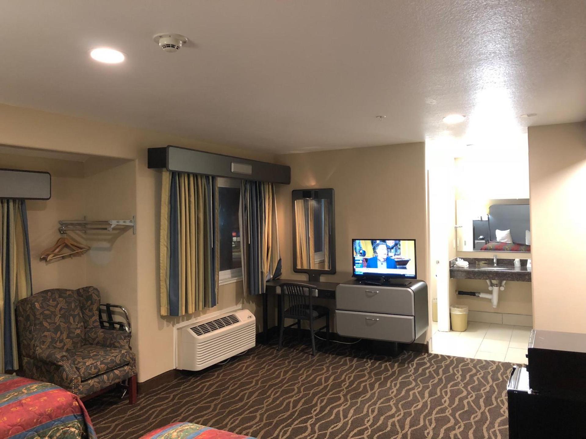 Casa Royal Inn photo 17