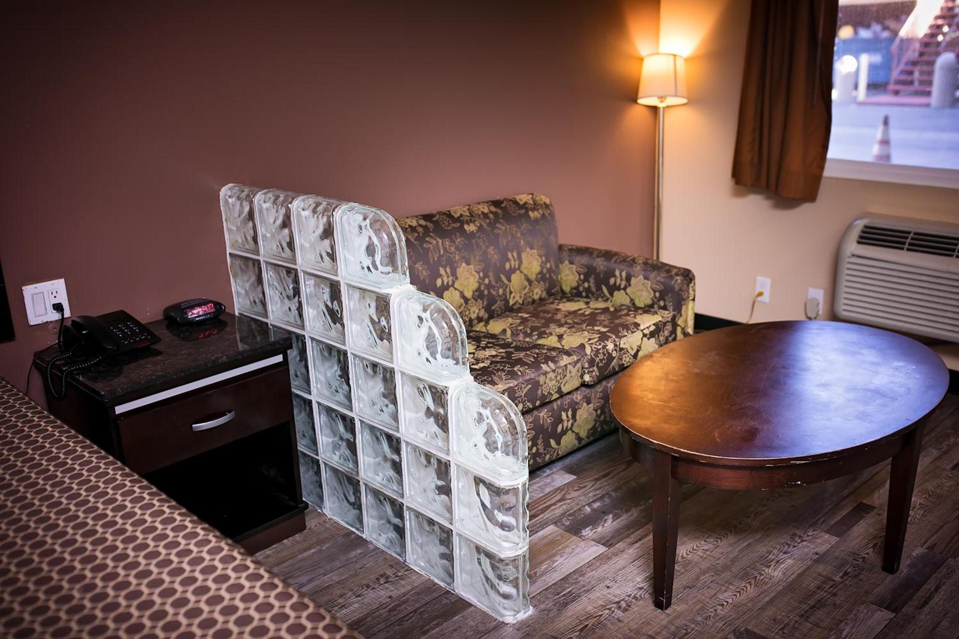 Rodeway Inn & Suites Bellflower photo 47