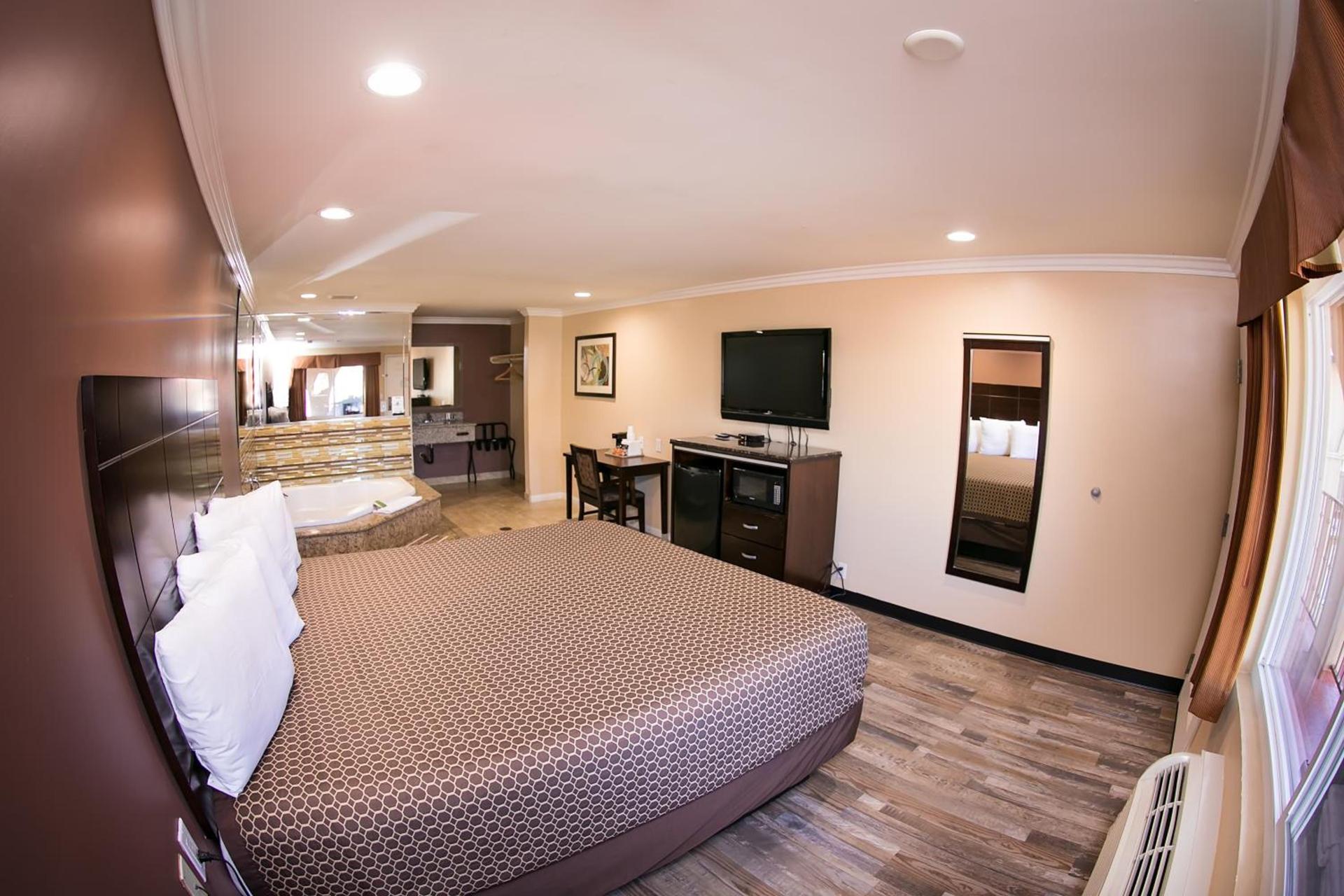 Rodeway Inn & Suites Bellflower photo 45