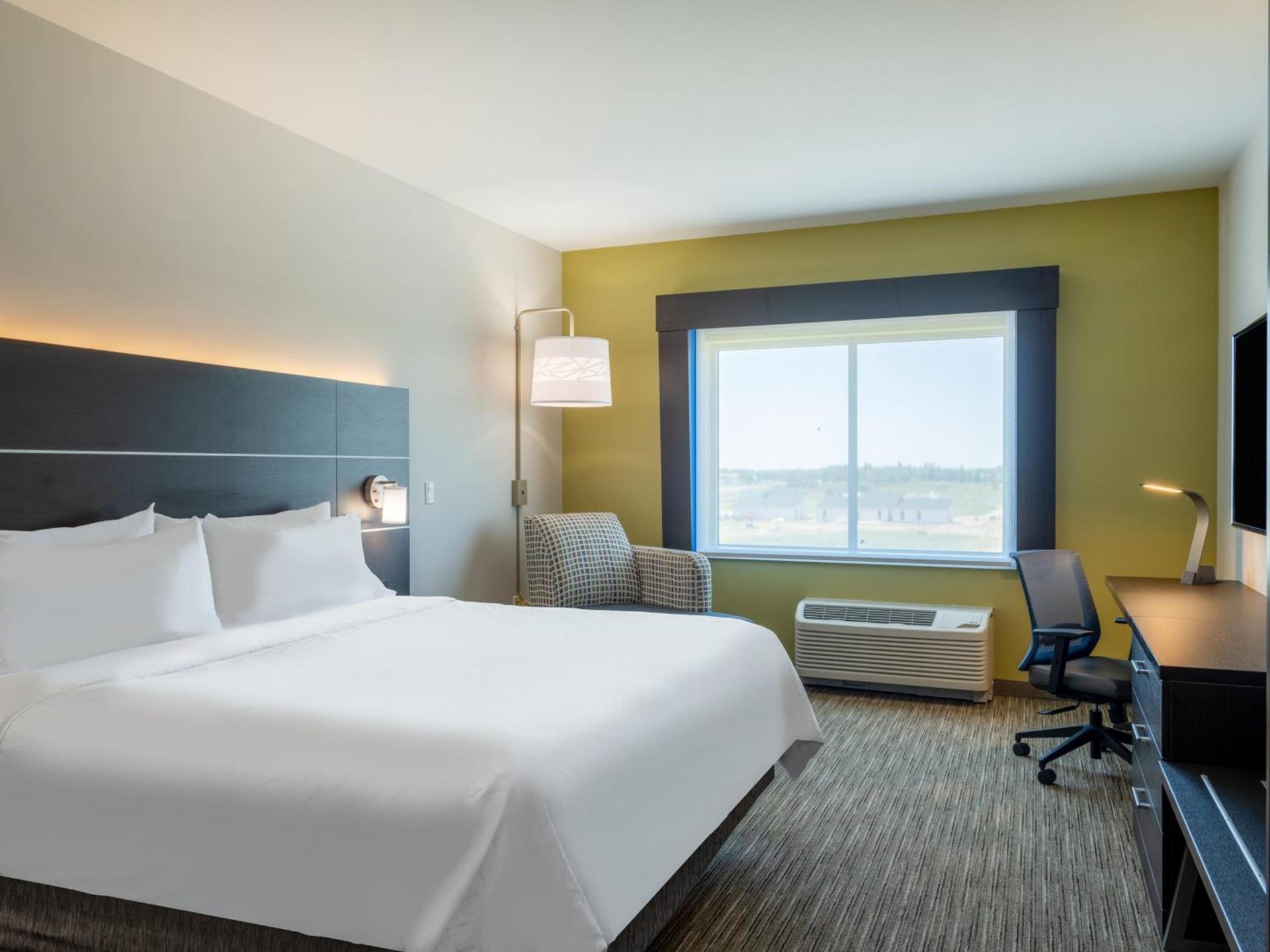 Holiday Inn Express & Suites - Watertown by IHG photo 23