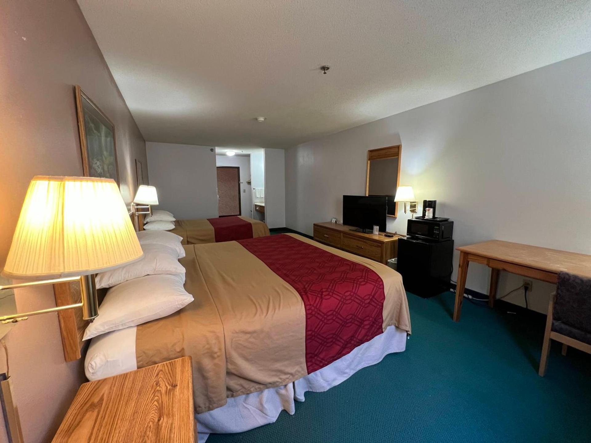 Rodeway Inn Holdrege photo 41