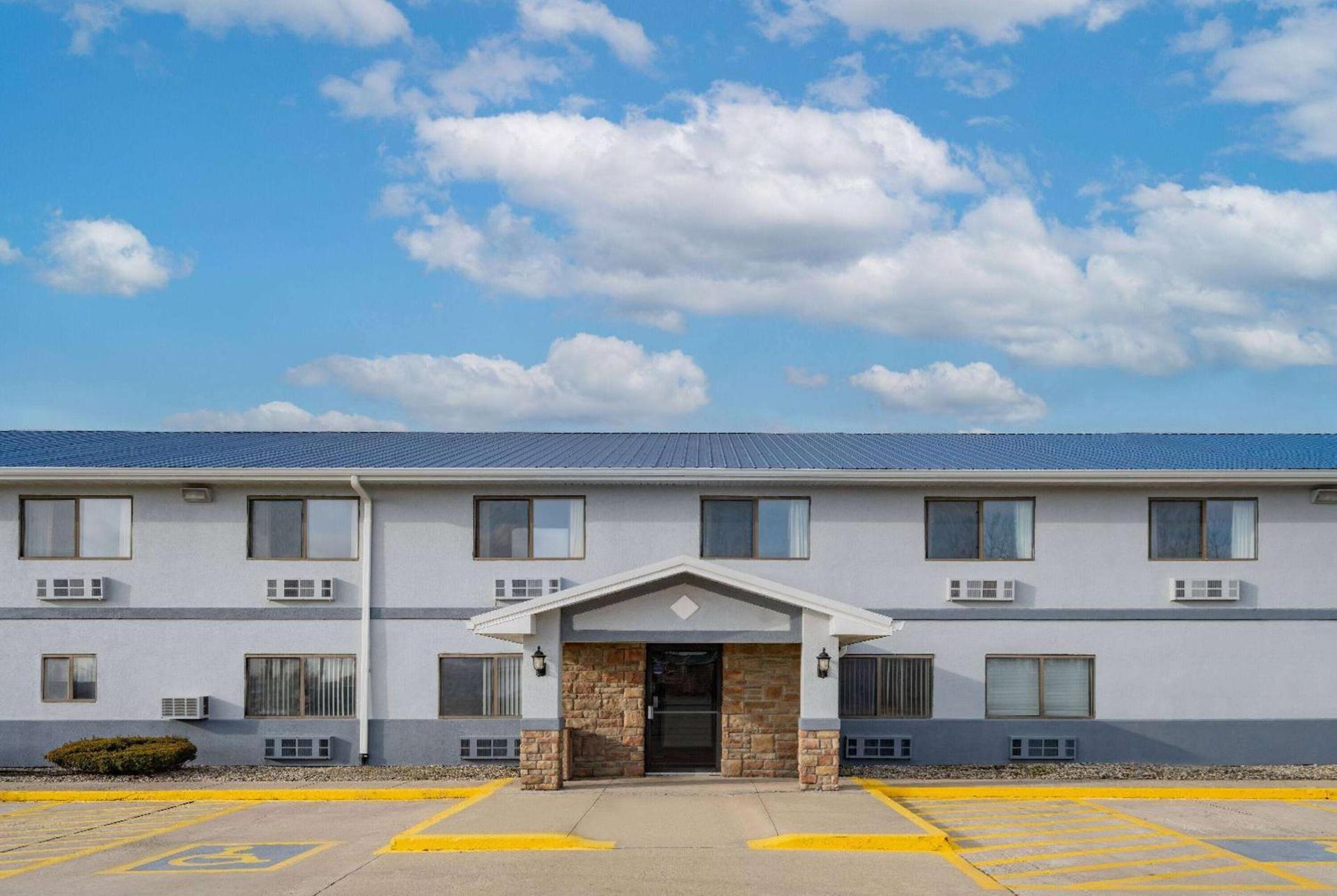 Super 8 by Wyndham Danville photo 4