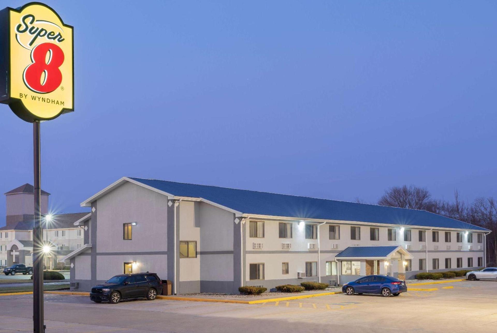 Super 8 by Wyndham Danville photo 6