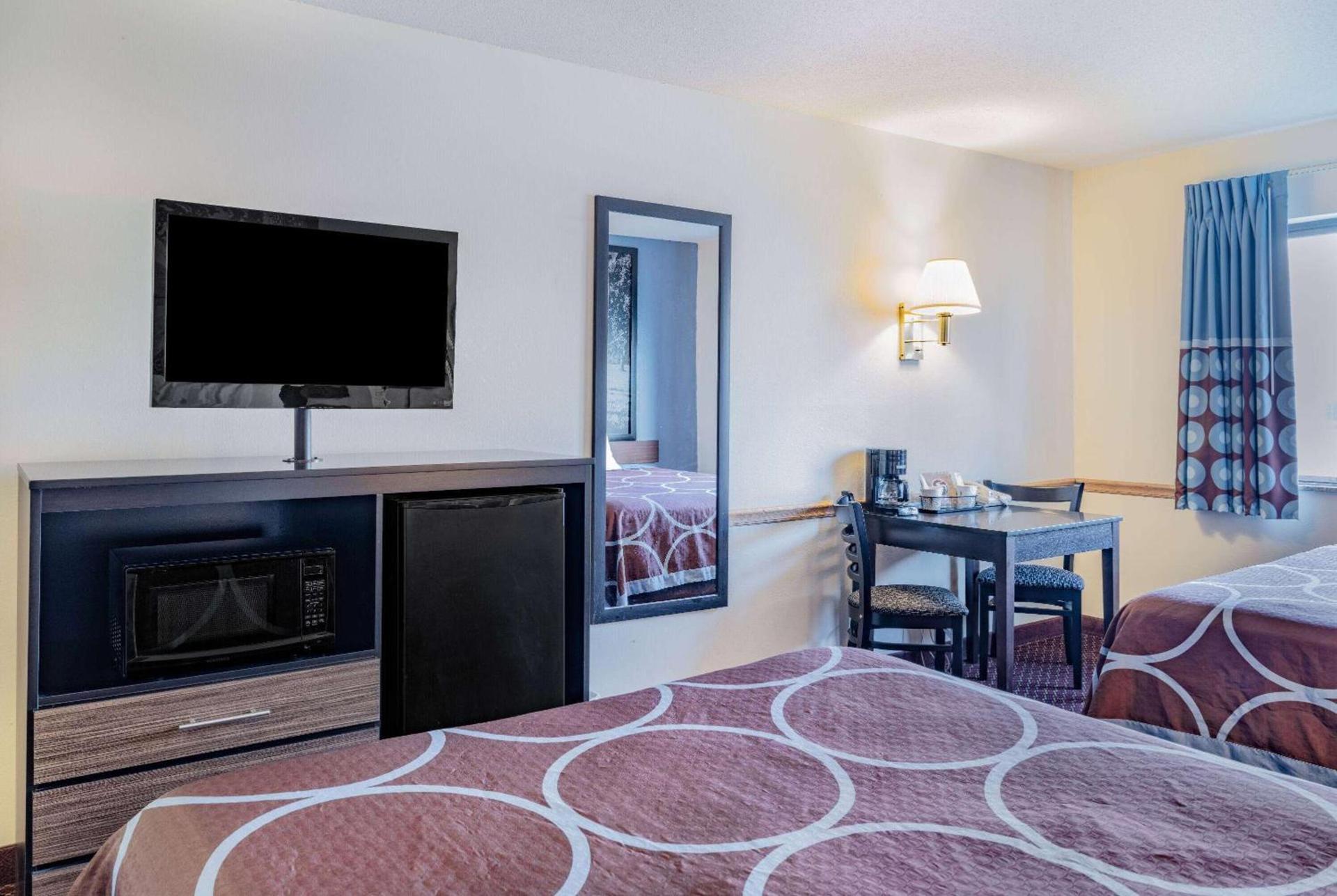 Super 8 by Wyndham Danville photo 20