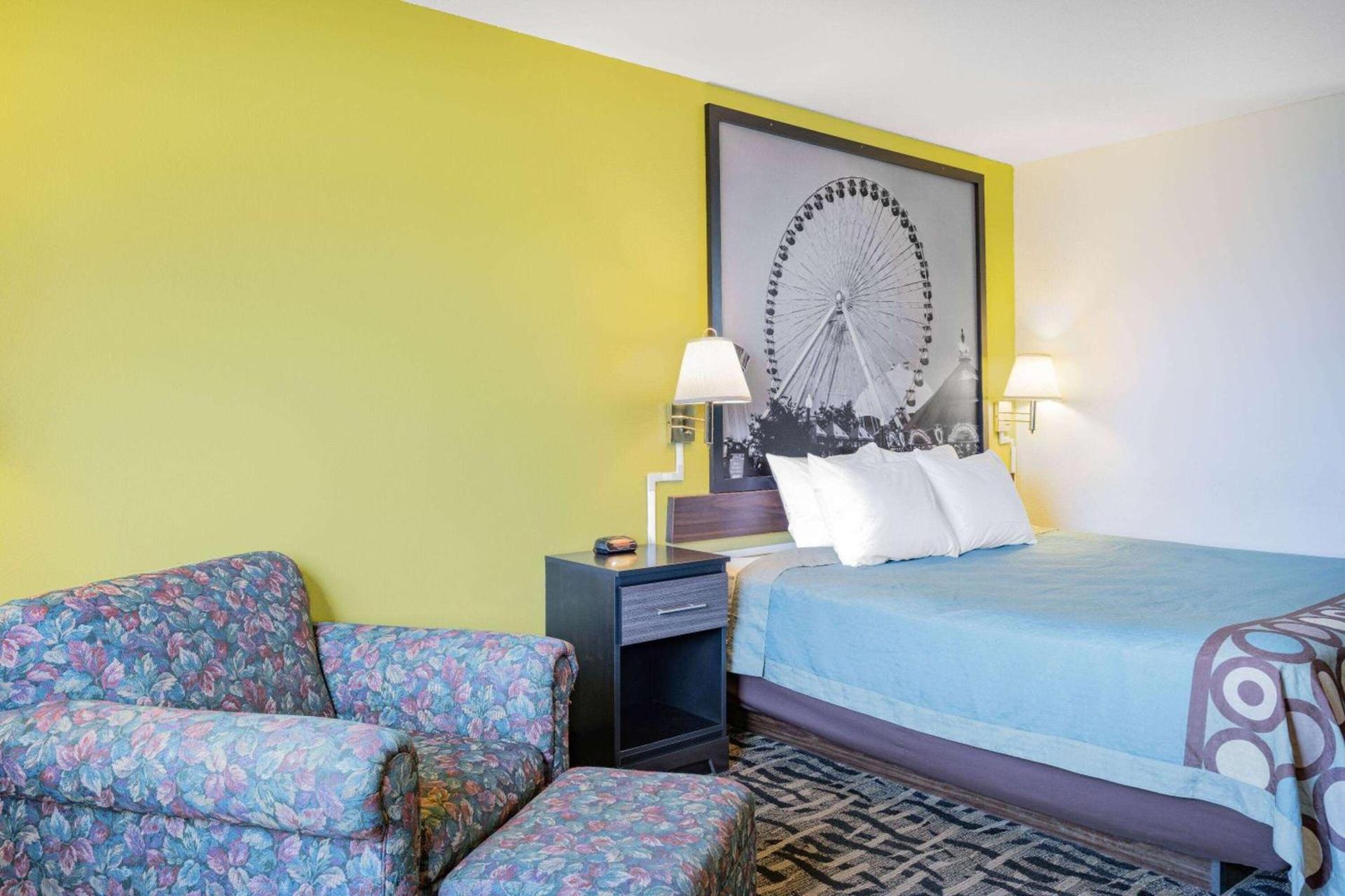 Super 8 by Wyndham Danville photo 26