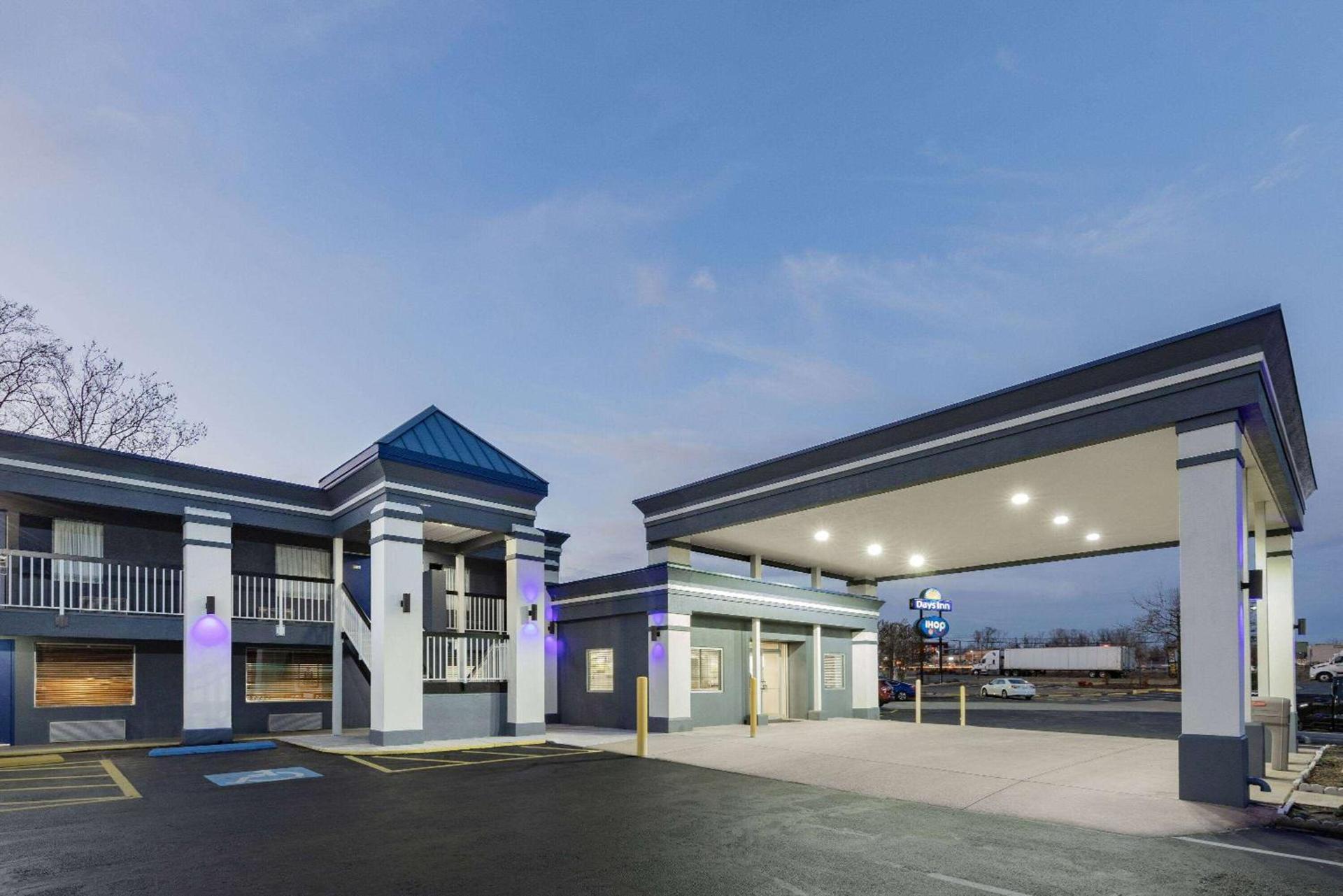 Days Inn by Wyndham Fredericksburg North — hotel in Fredericksburg