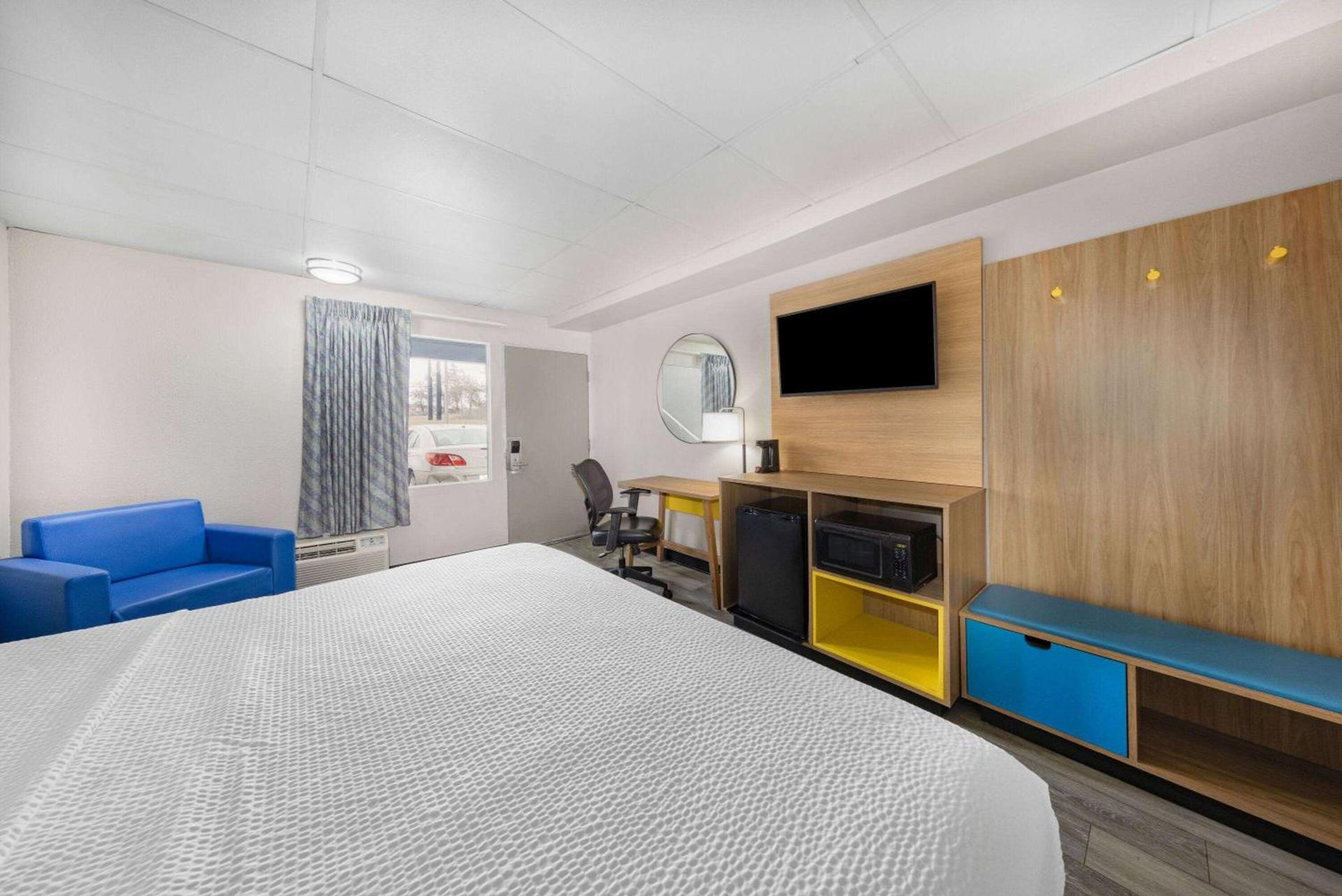 Days Inn by Wyndham Fredericksburg North photo 15