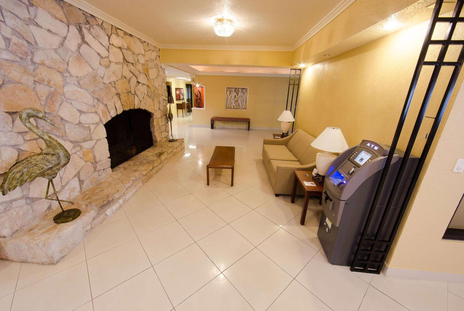 Ramada by Wyndham Houston Intercontinental Airport East photo 2