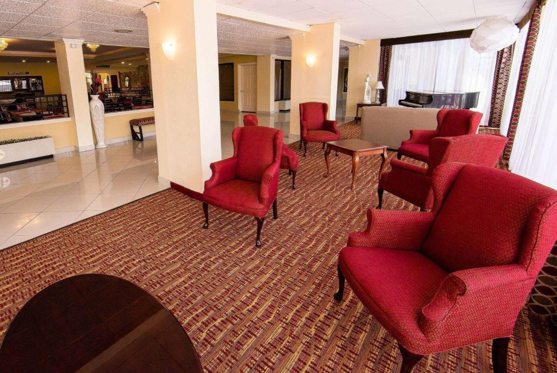 Ramada by Wyndham Houston Intercontinental Airport East photo 29