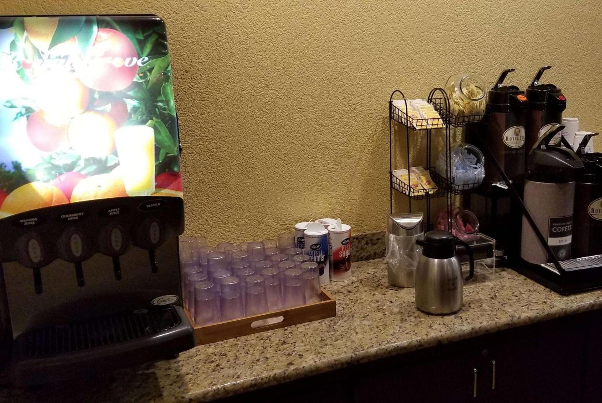 Ramada by Wyndham Houston Intercontinental Airport East photo 34