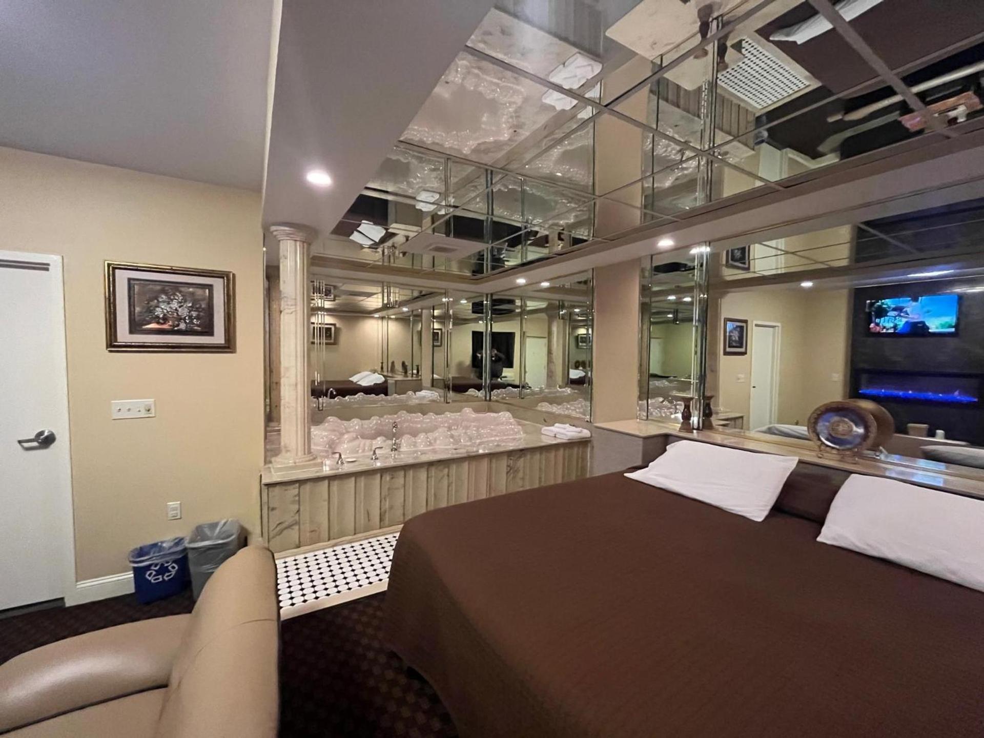 Gallery Holiday Motel photo 22