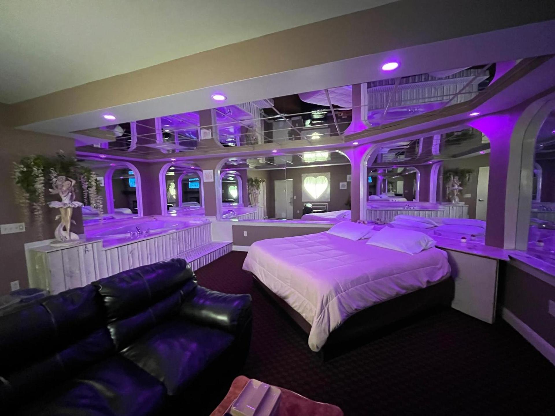Gallery Holiday Motel photo 25