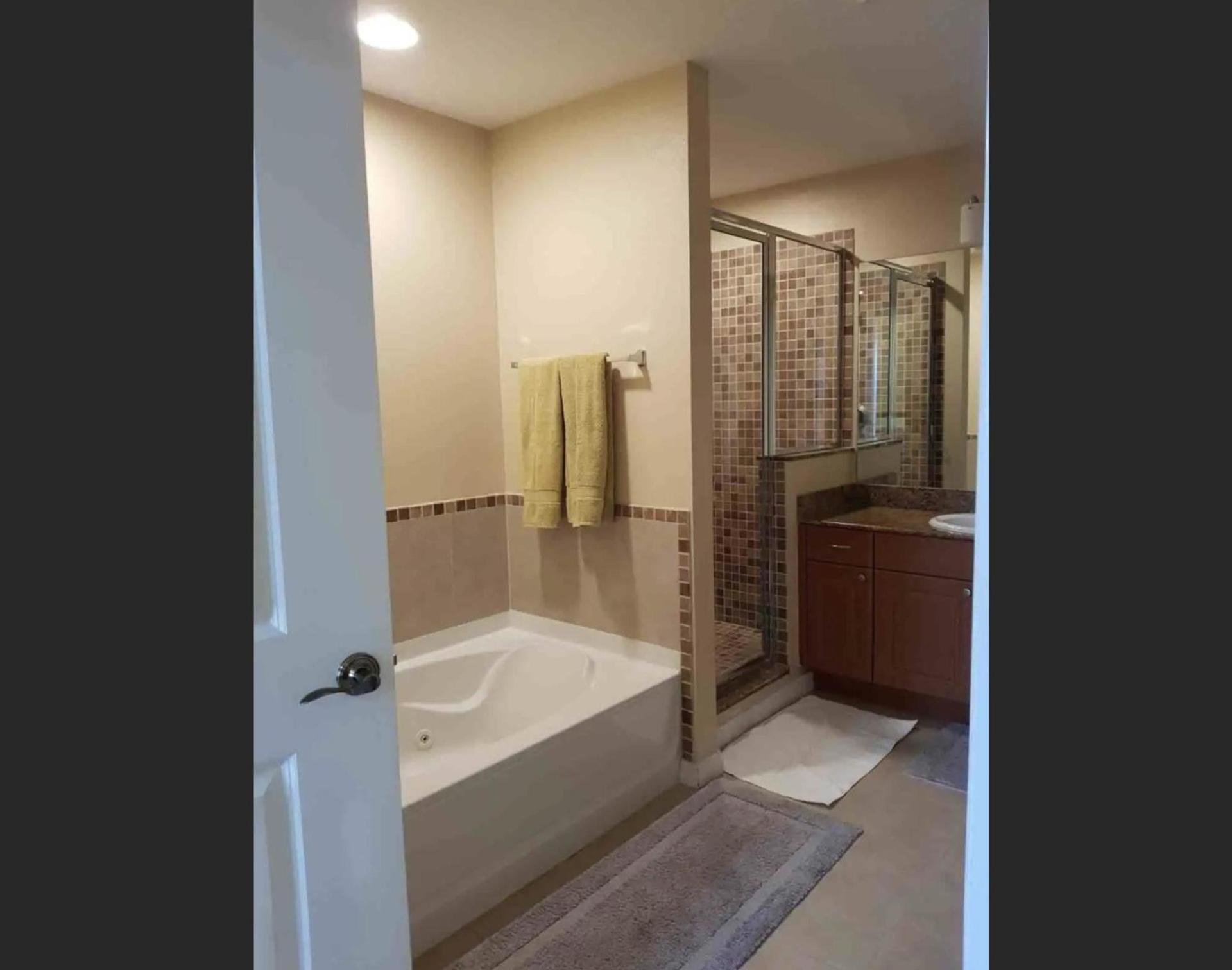 The Point Hotel & Suites - 604 Luxury - Close to Universal - Attraction Views near Orange County Convention Center photo 14