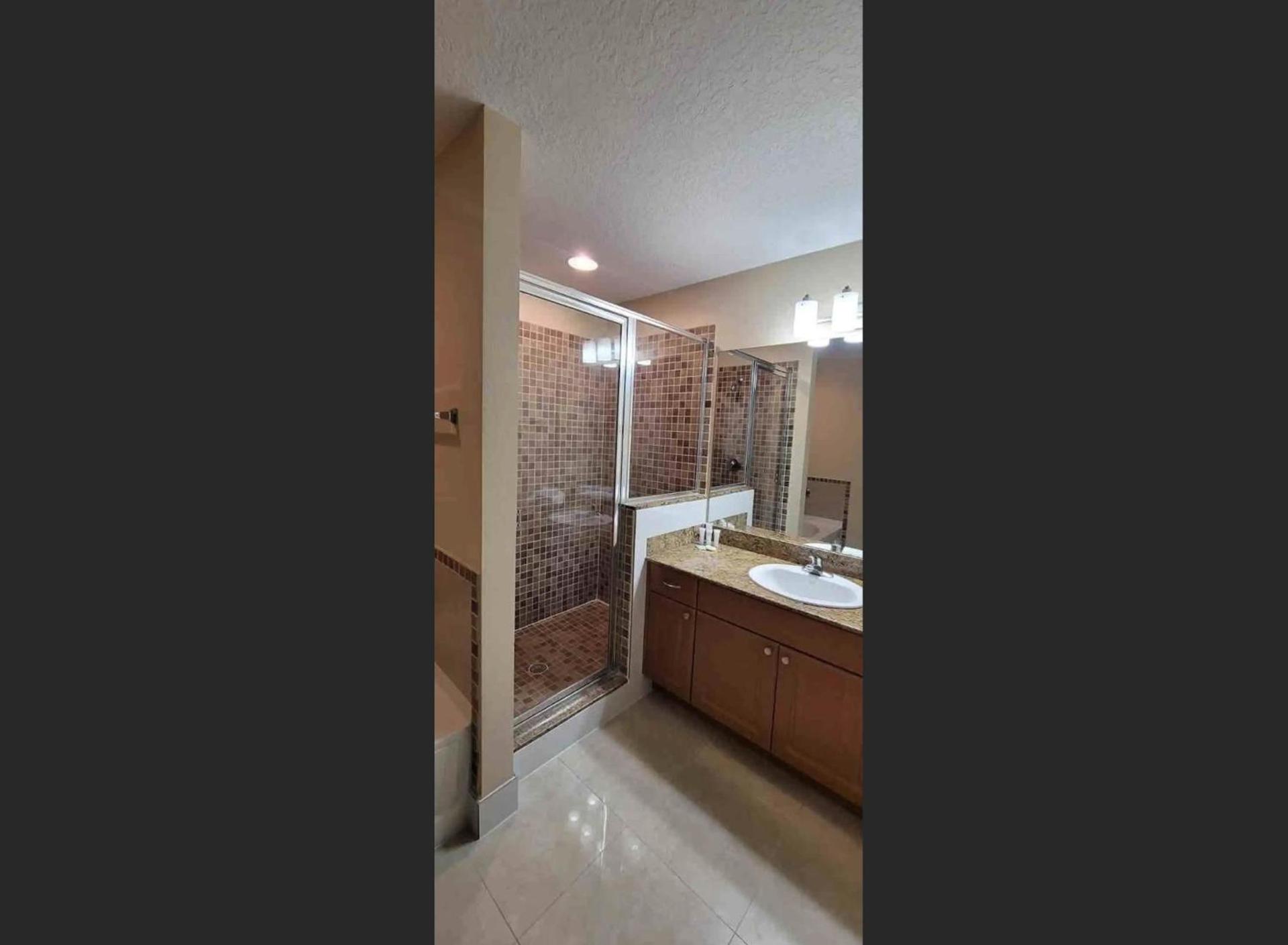 The Point Hotel & Suites - 604 Luxury - Close to Universal - Attraction Views near Orange County Convention Center photo 7