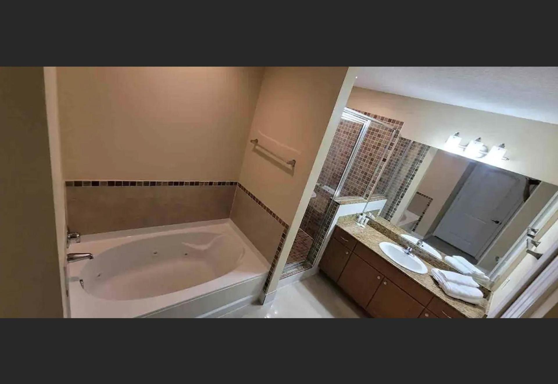 The Point Hotel & Suites - 604 Luxury - Close to Universal - Attraction Views near Orange County Convention Center photo 6