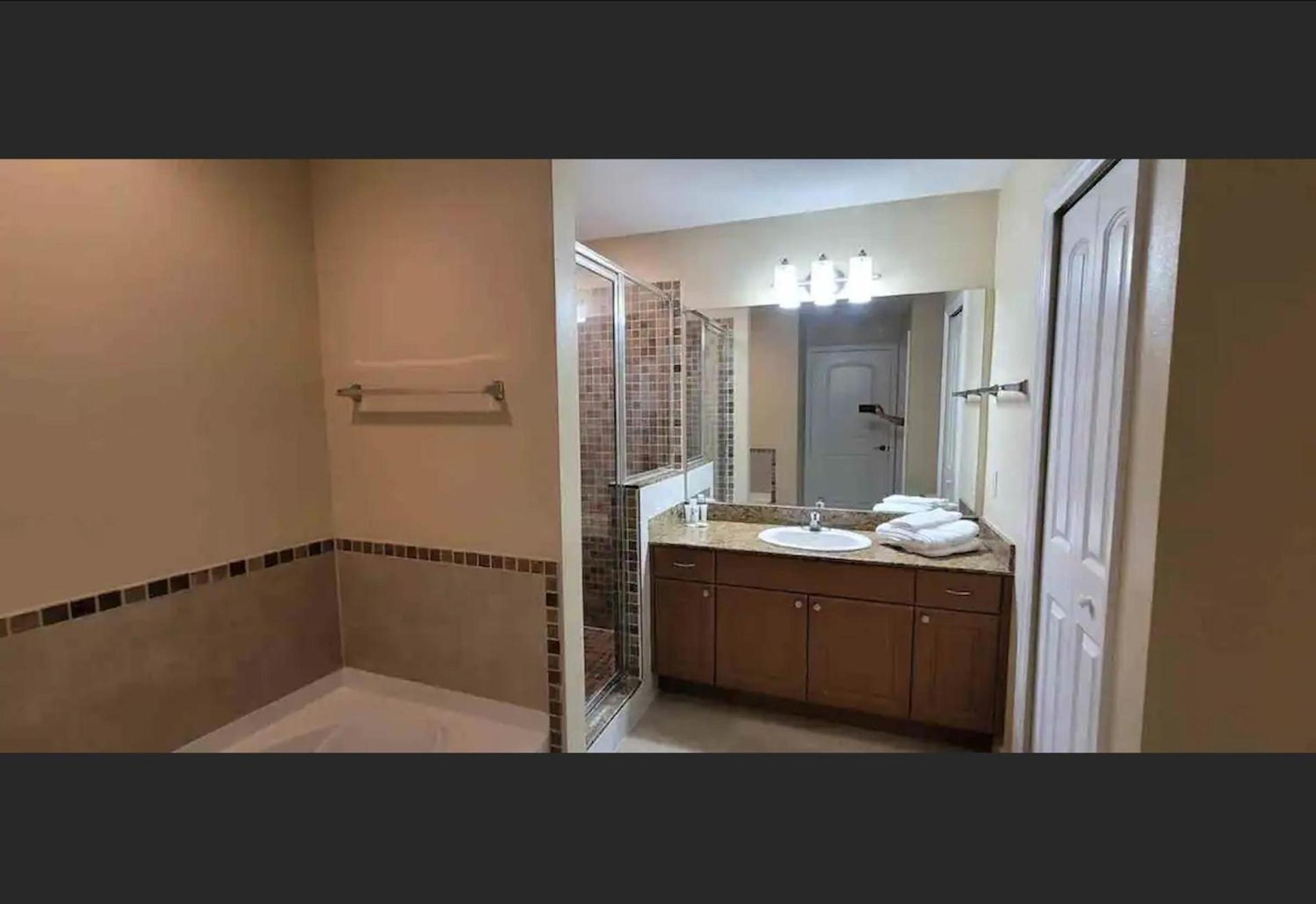 The Point Hotel & Suites - 604 Luxury - Close to Universal - Attraction Views near Orange County Convention Center photo 12