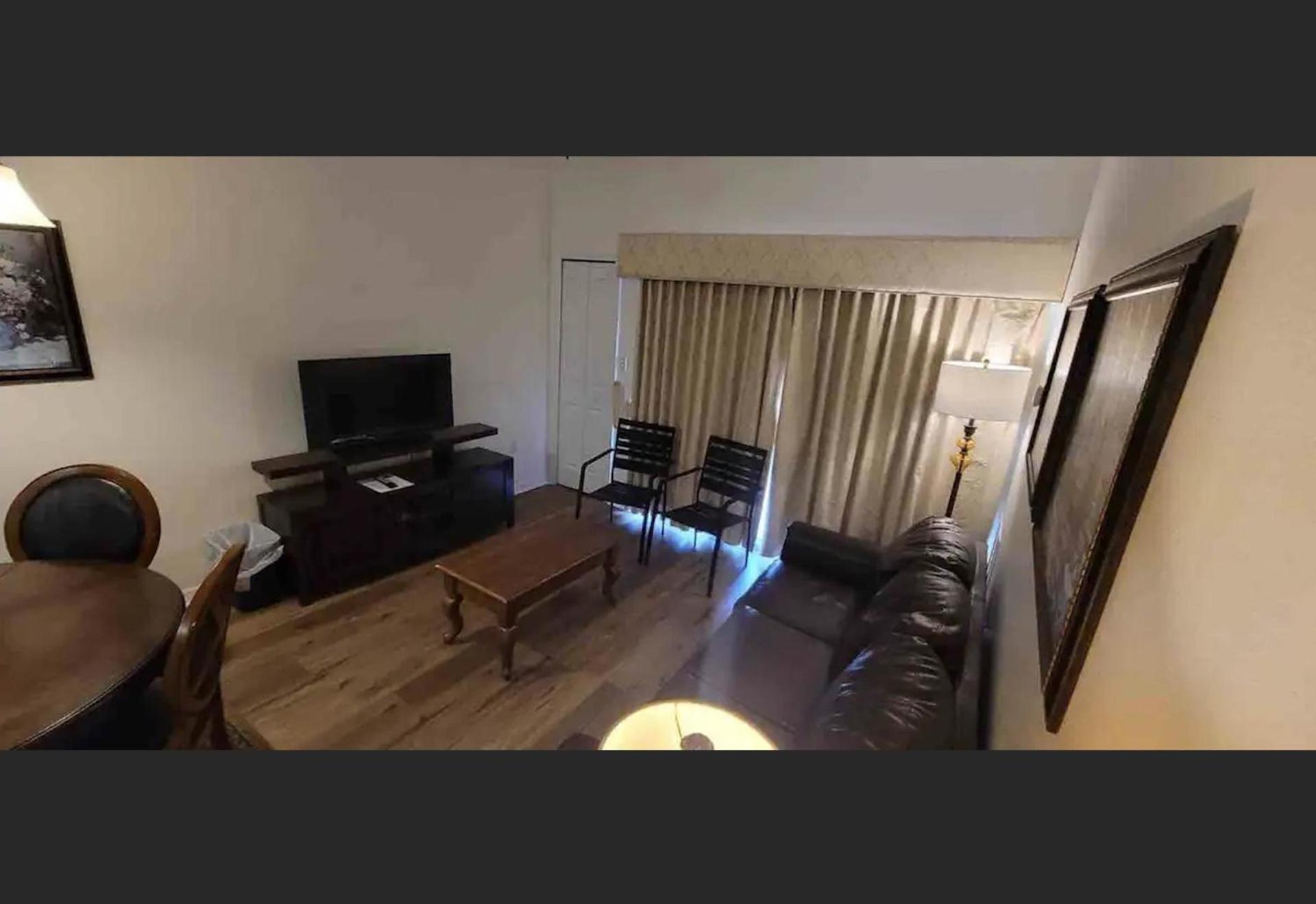 The Point Hotel & Suites - 604 Luxury - Close to Universal - Attraction Views near Orange County Convention Center photo 3