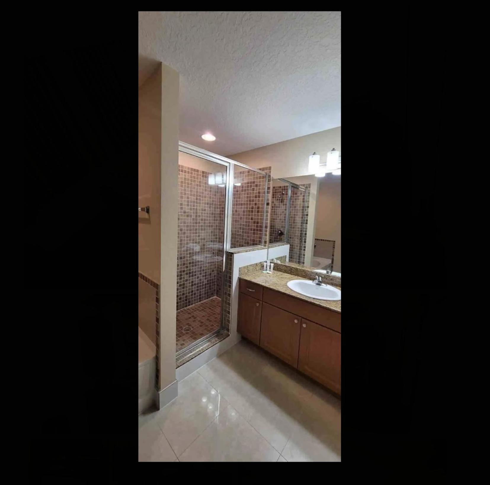The Point Hotel & Suites - 604 Luxury - Close to Universal - Attraction Views near Orange County Convention Center photo 4