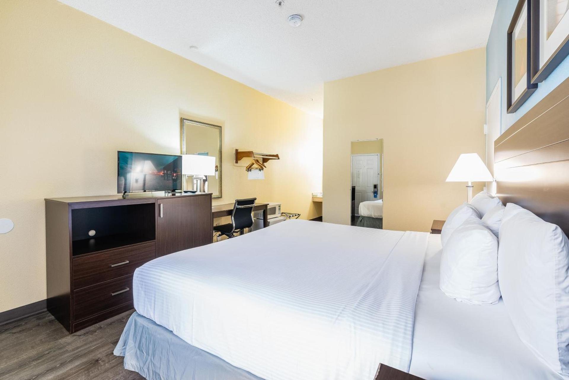Days Inn by Wyndham Federal Way photo 14