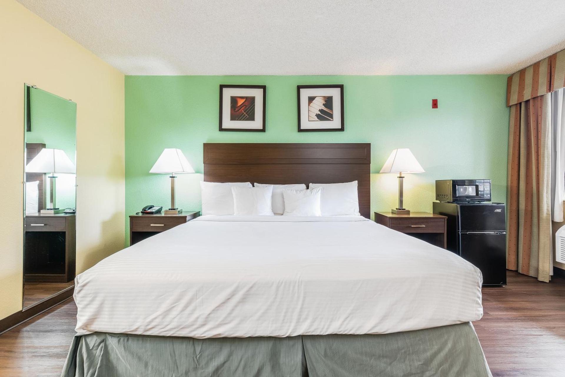 Days Inn by Wyndham Federal Way photo 15