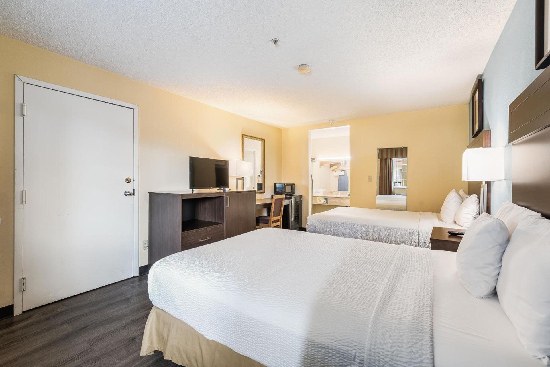 Days Inn by Wyndham Federal Way photo 28