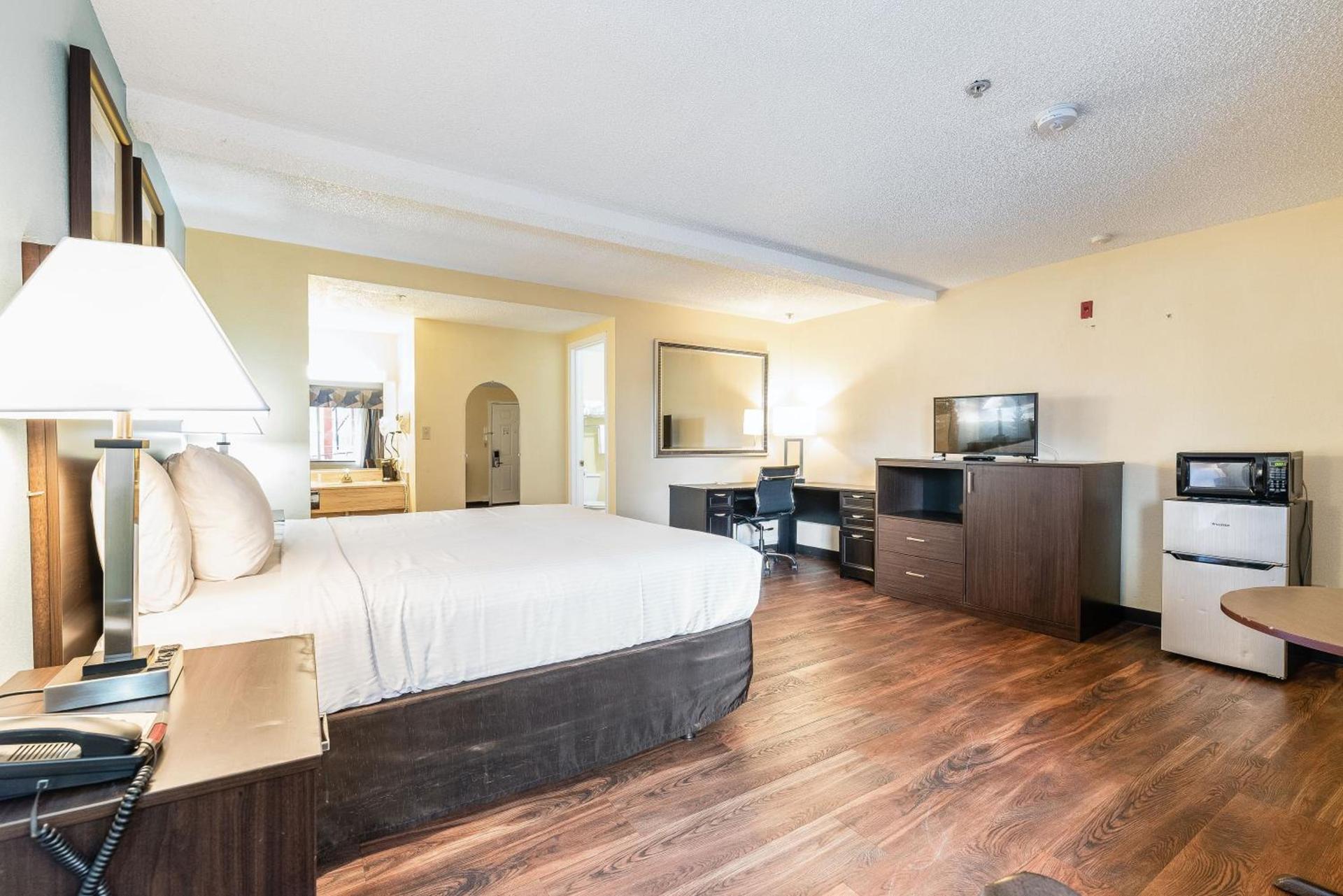 Days Inn by Wyndham Federal Way photo 31