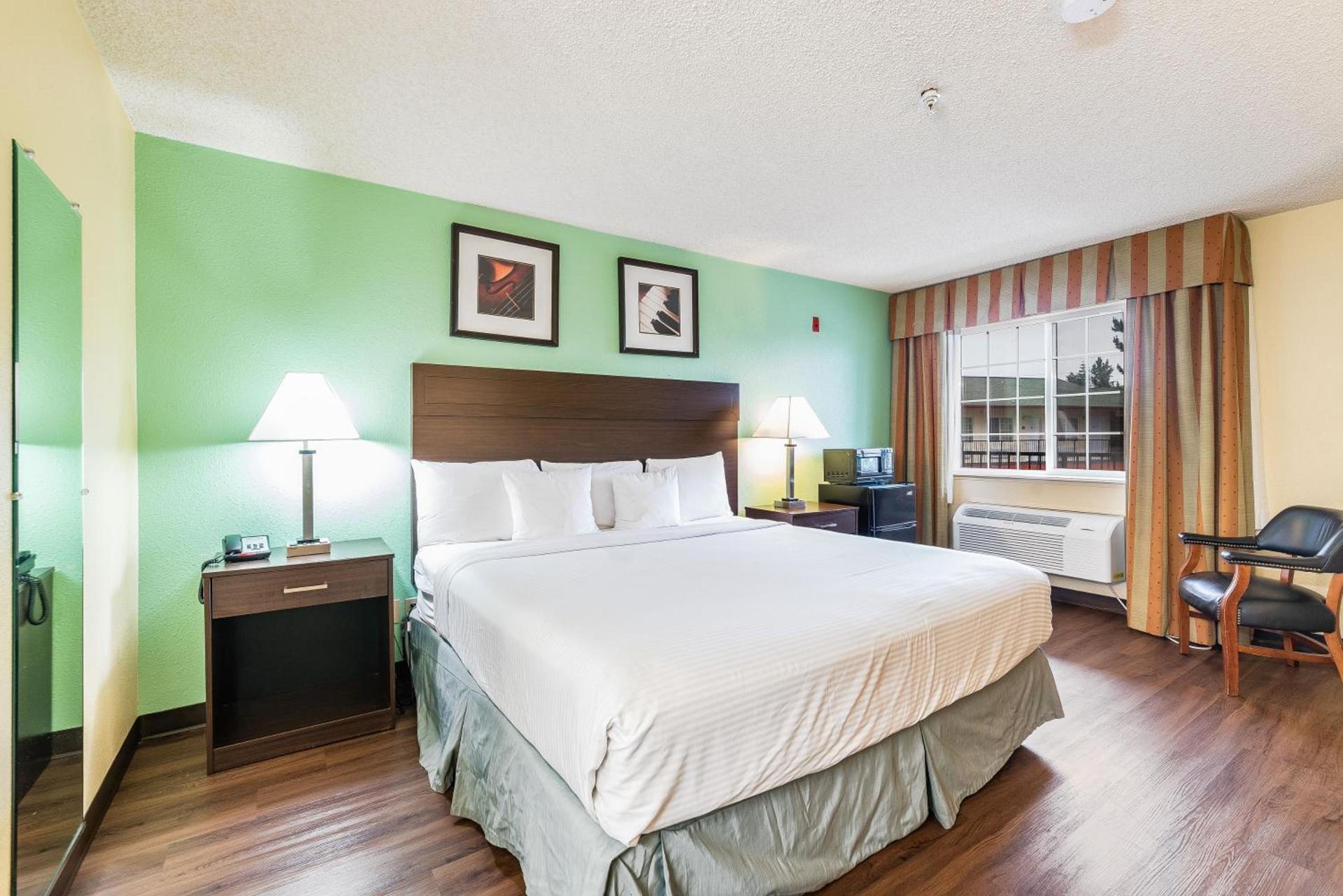 Days Inn by Wyndham Federal Way photo 40