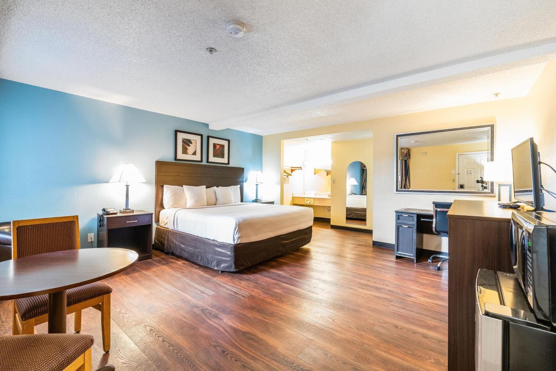 Days Inn by Wyndham Federal Way photo 43