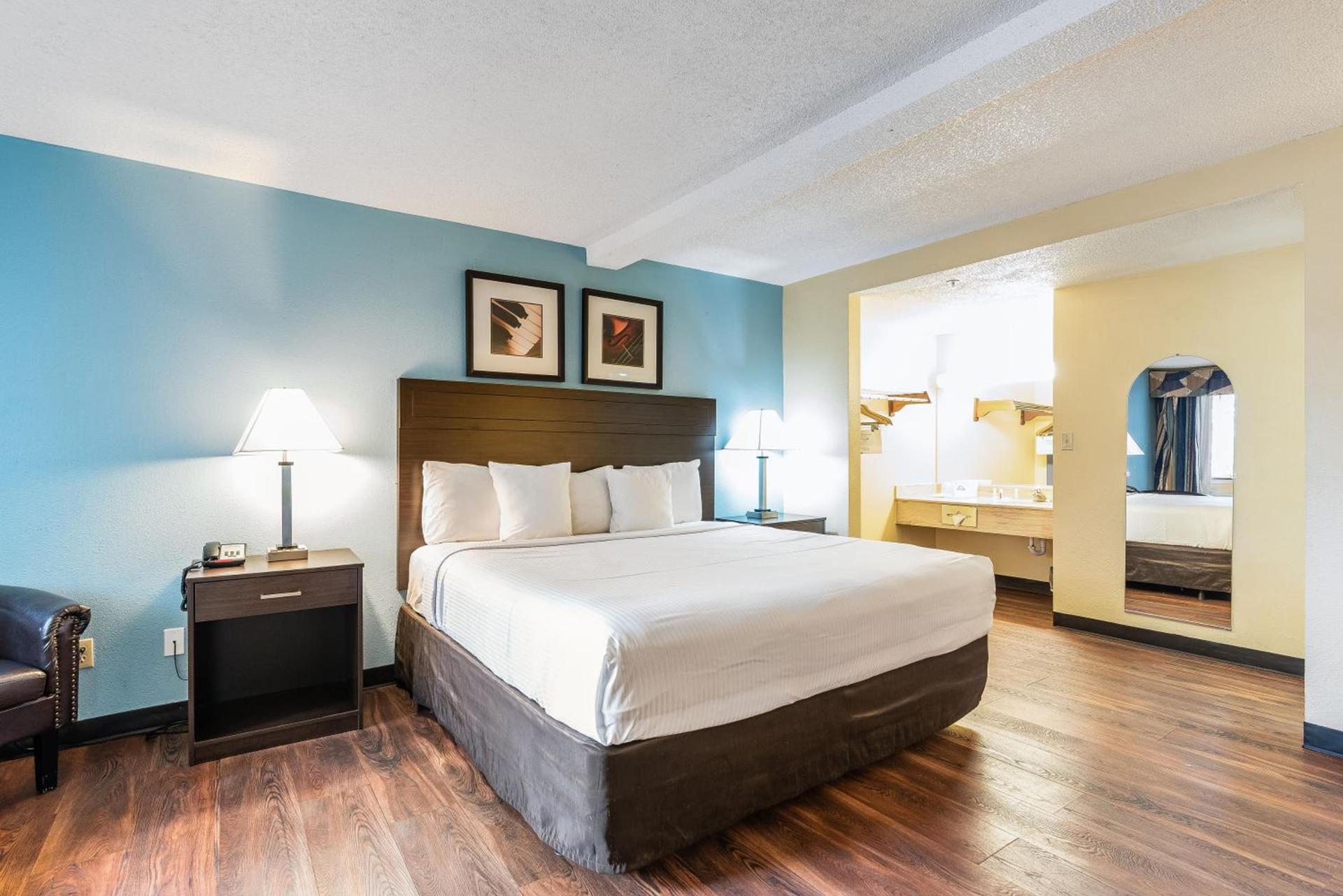 Days Inn by Wyndham Federal Way photo 42