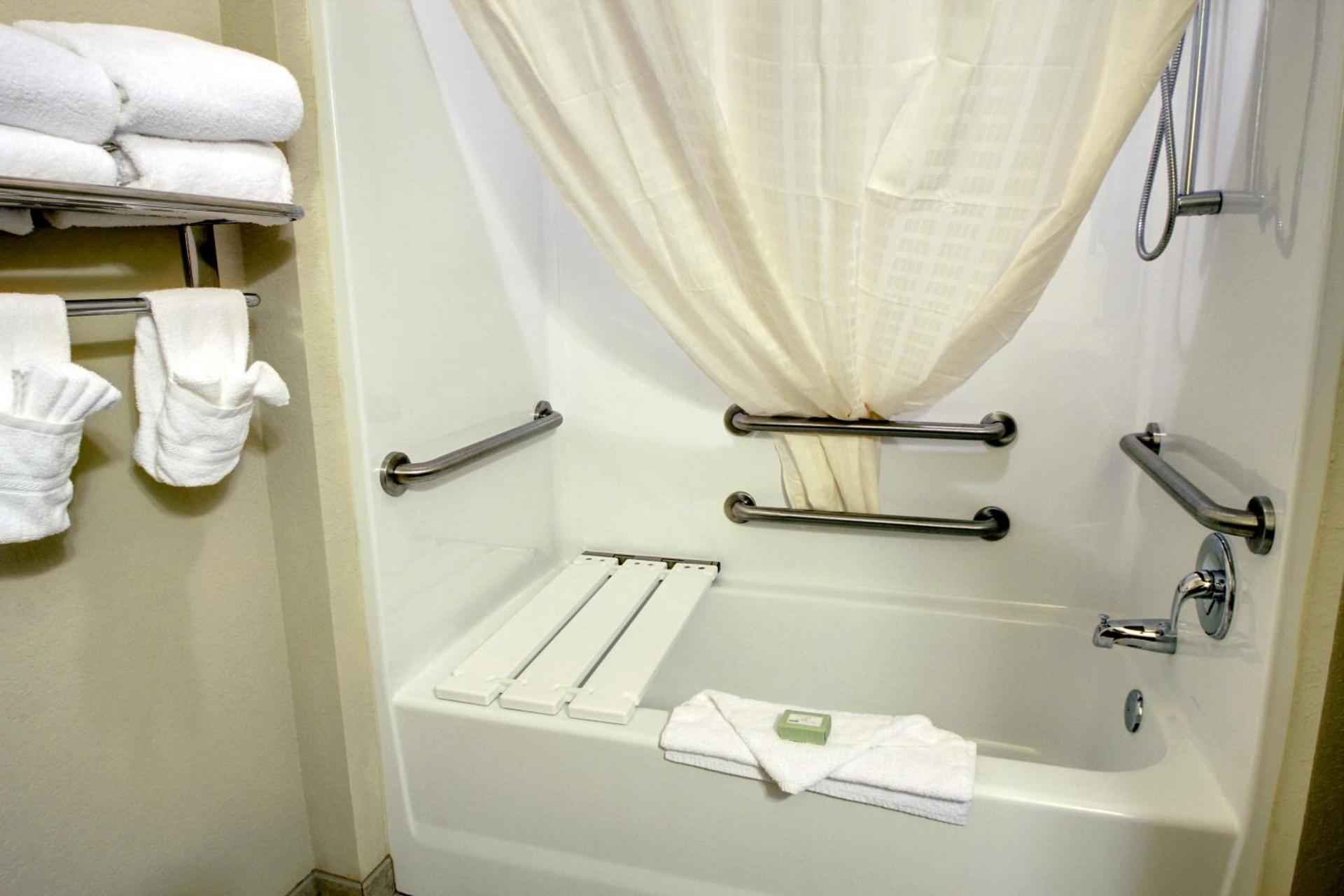 Cobblestone Hotel & Suites - Waynesboro photo 18