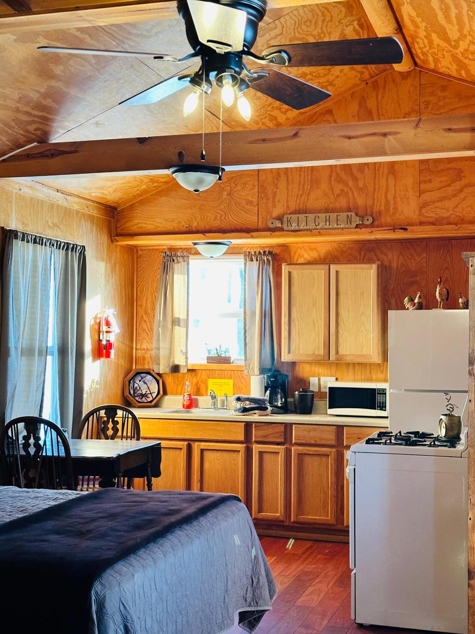 Country Cabins Hotel photo 18