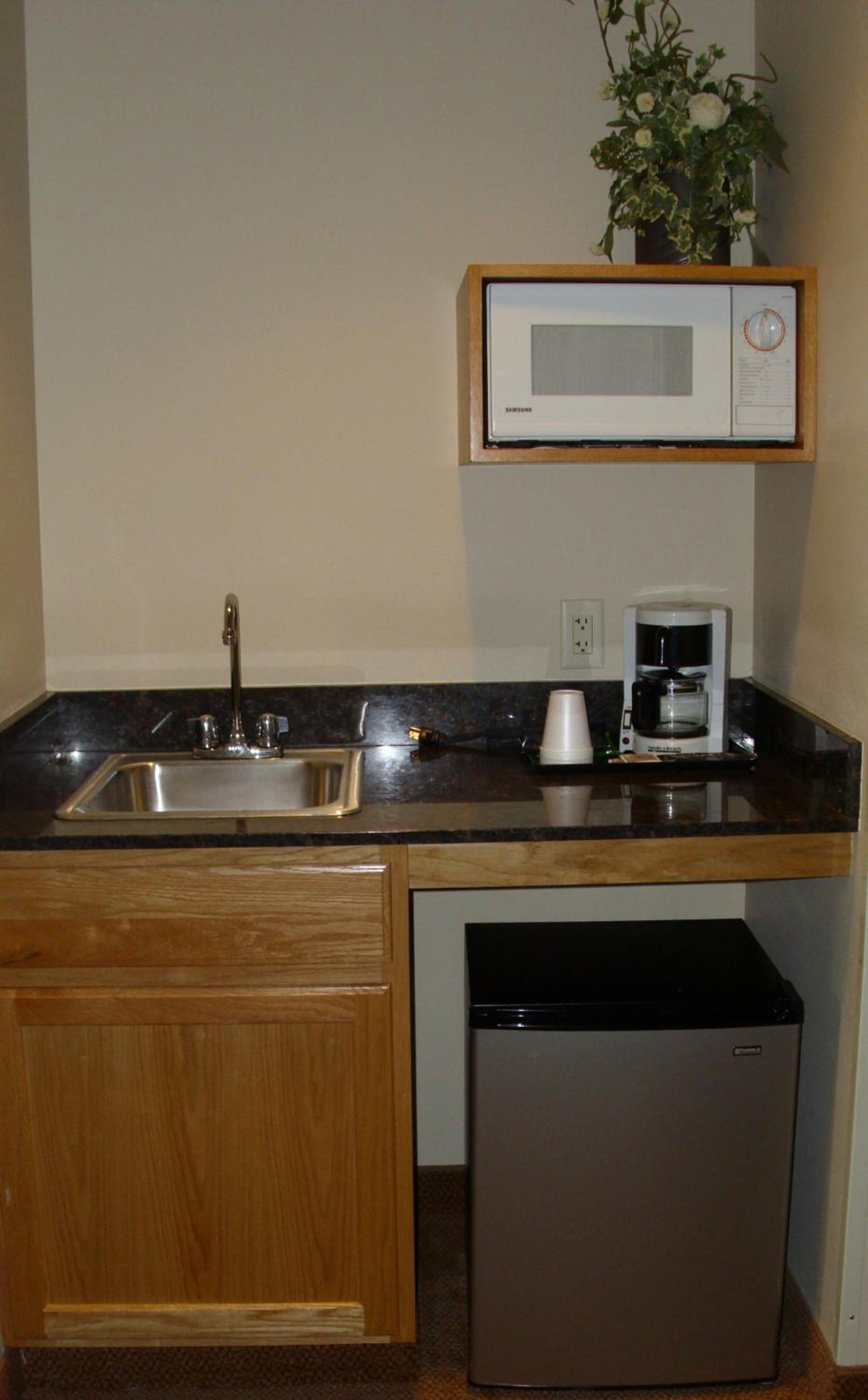 Savanna Inn & Suites photo 16