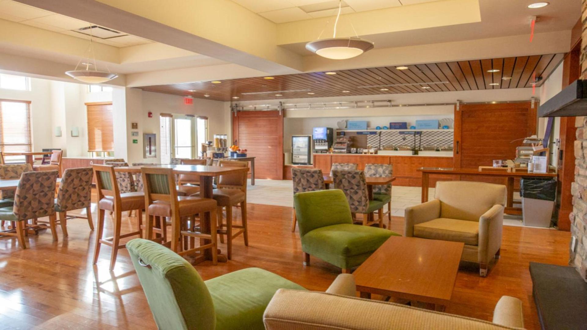 Holiday Inn Express Columbus Airport Easton photo 9