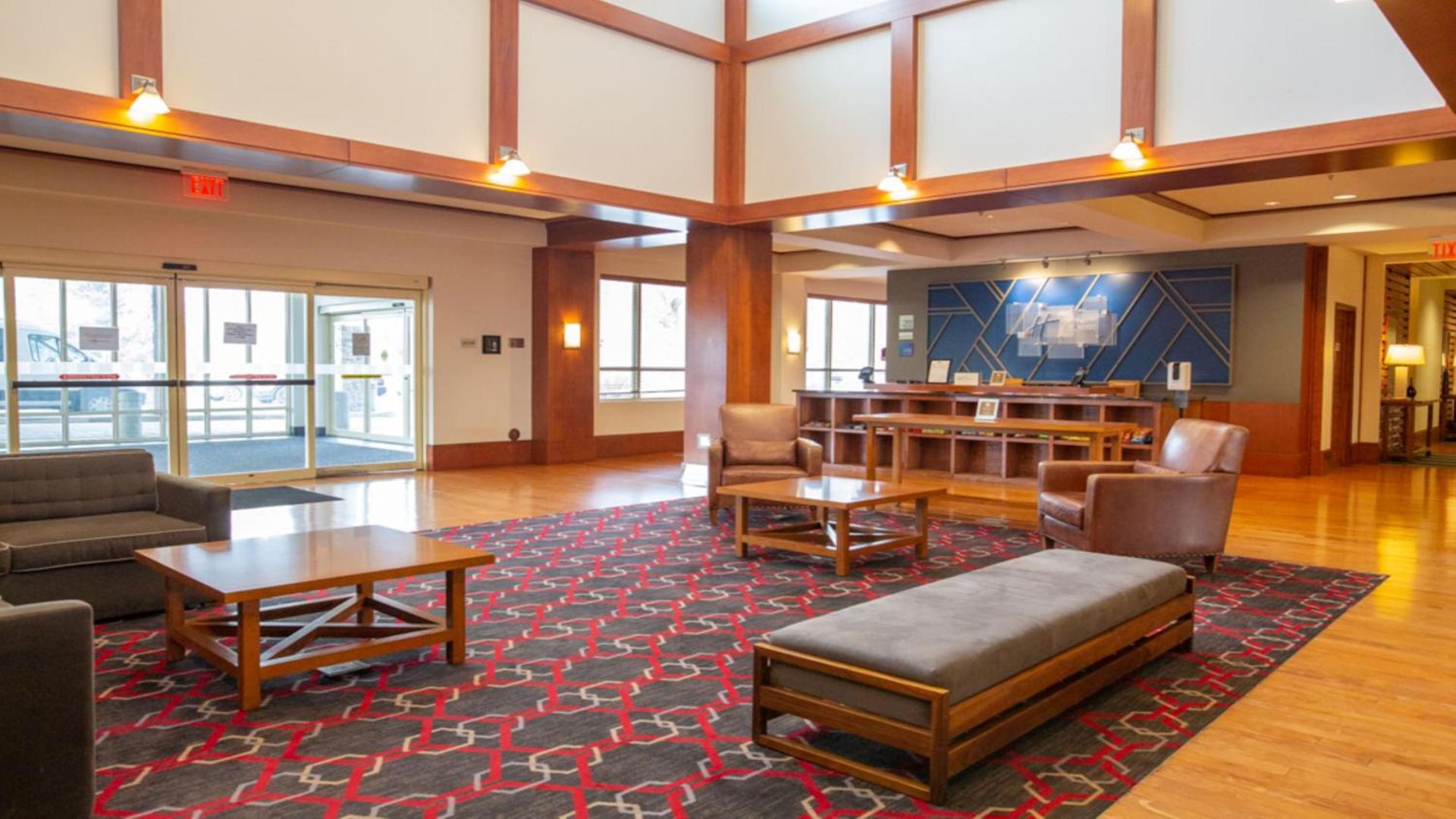 Holiday Inn Express Columbus Airport Easton photo 10
