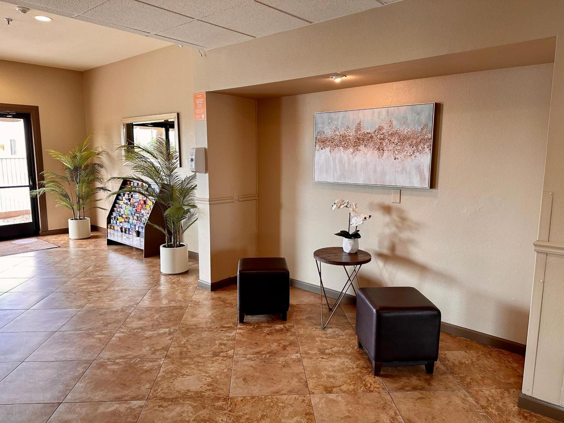 Comfort Inn Phoenix Central City photo 3
