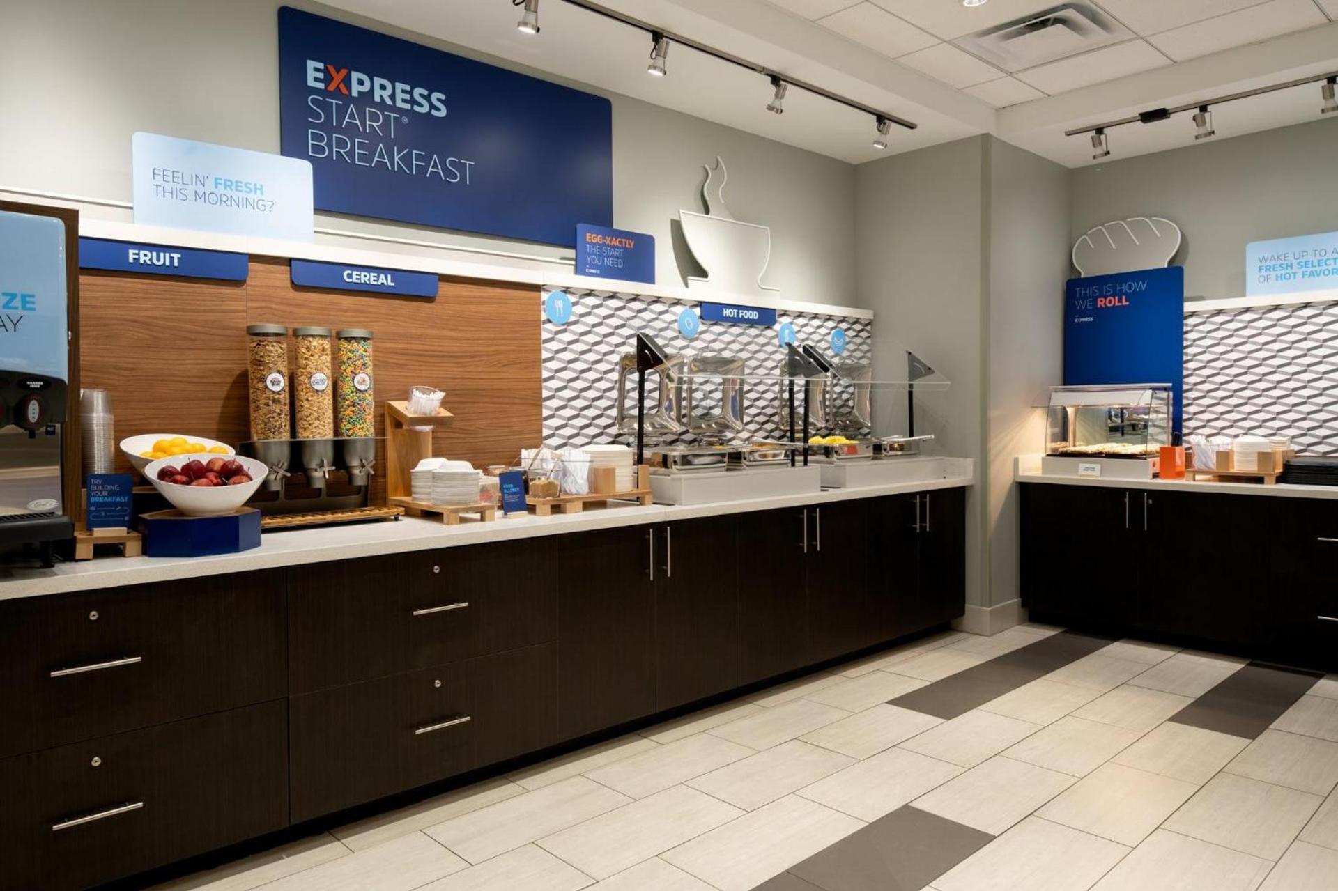 Holiday Inn Express & Suites - Bullhead City by IHG photo 68