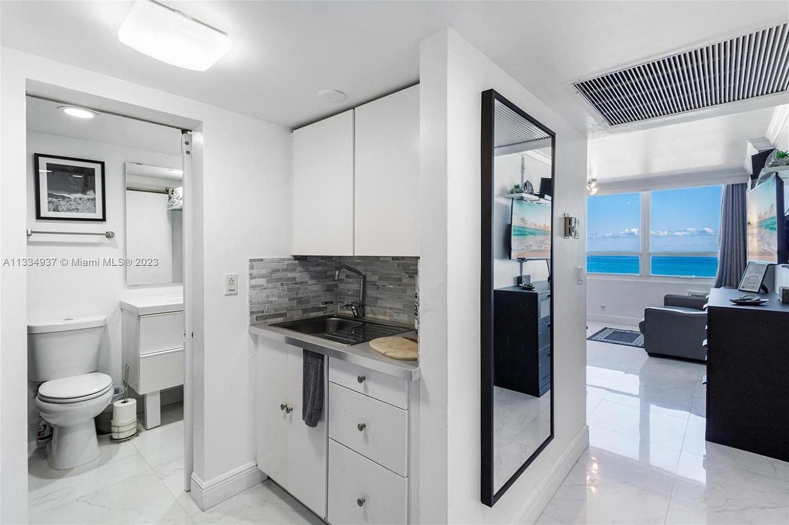 7th Miami Beach Ocean View Free Parking photo 20