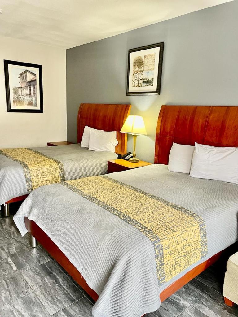 American Way Inn & Suites photo 3