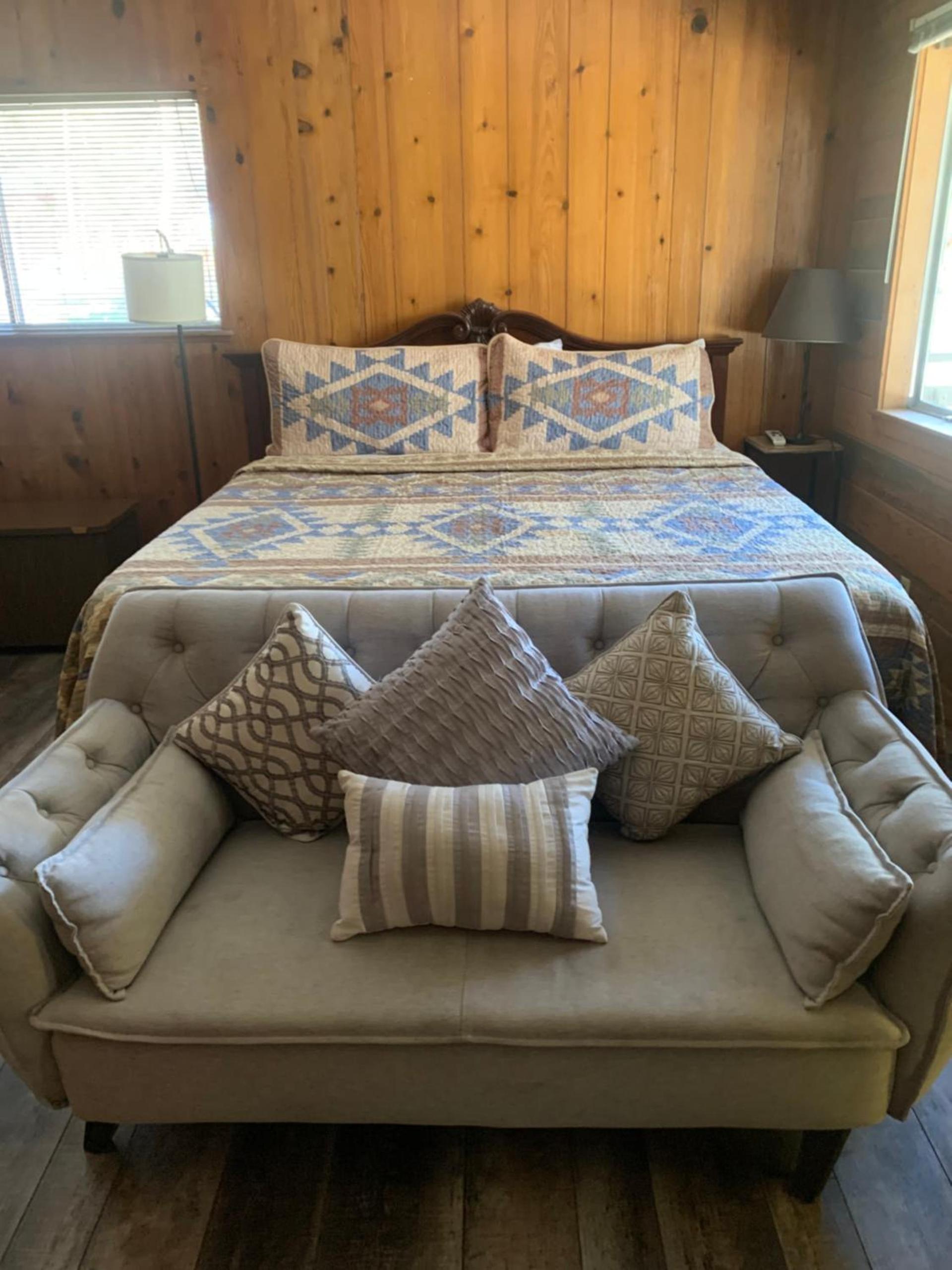The Tamarack Lodge photo 3
