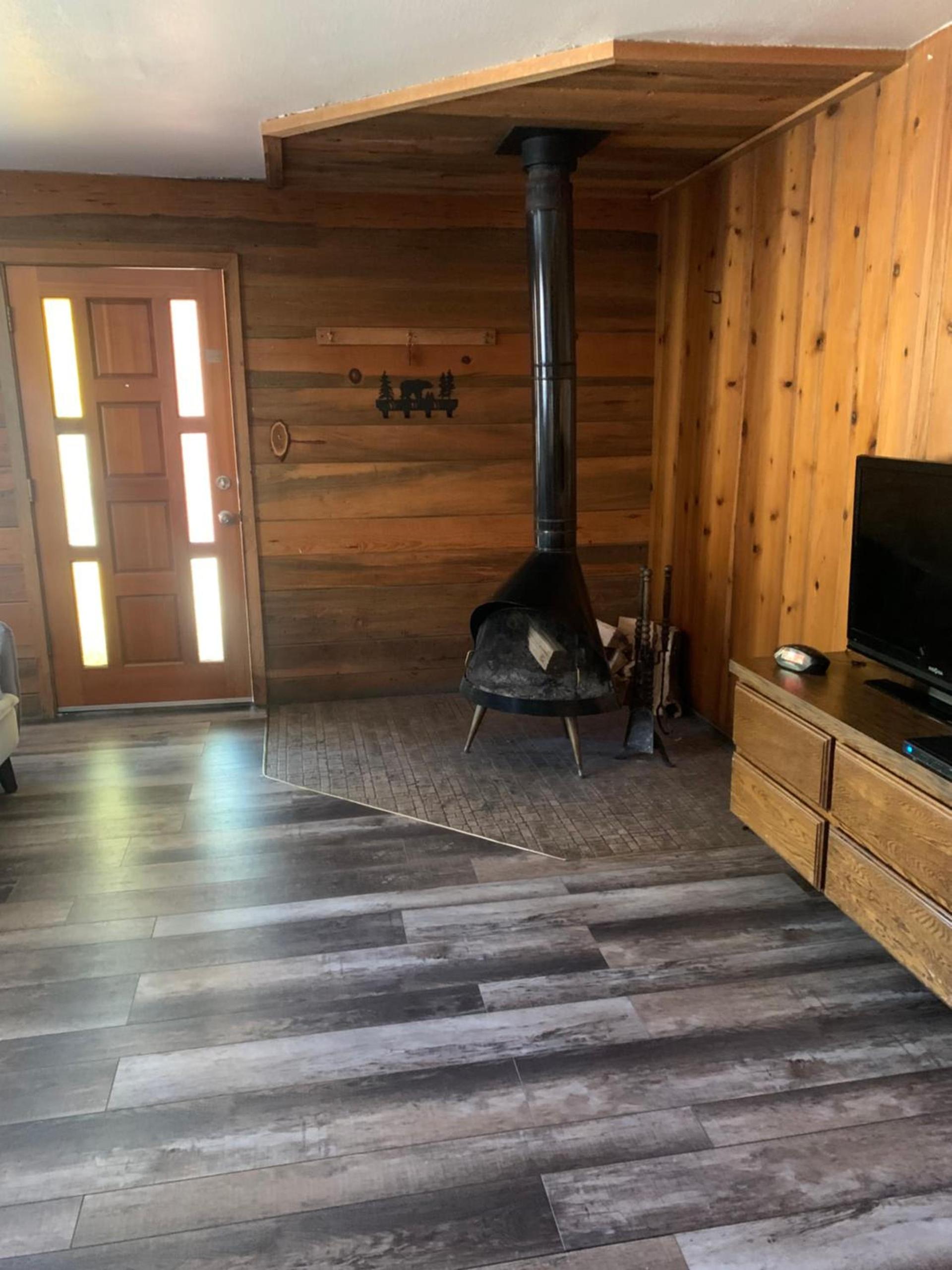 The Tamarack Lodge photo 2