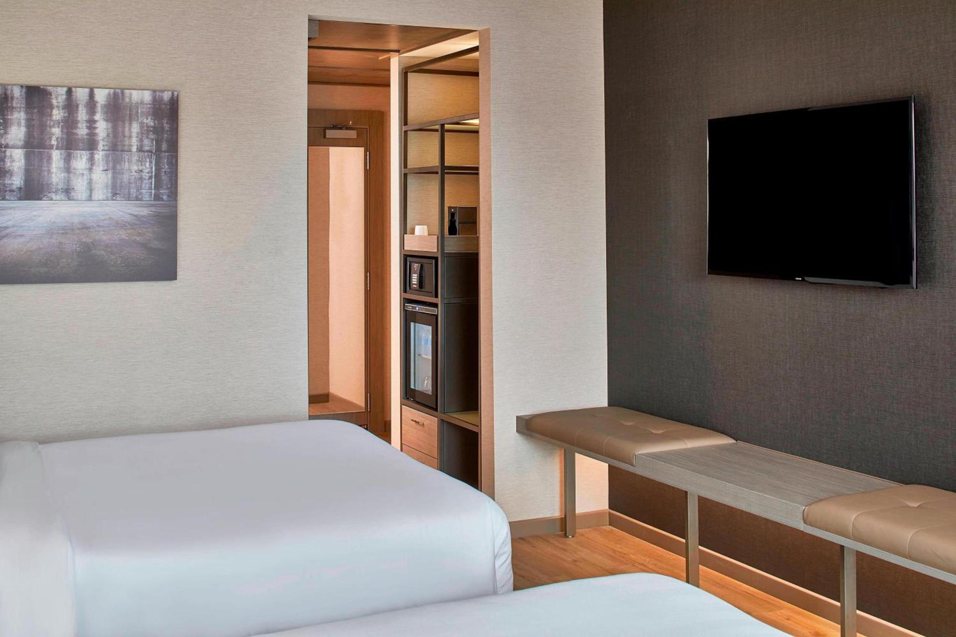 AC Hotel by Marriott Cleveland Beachwood photo 7