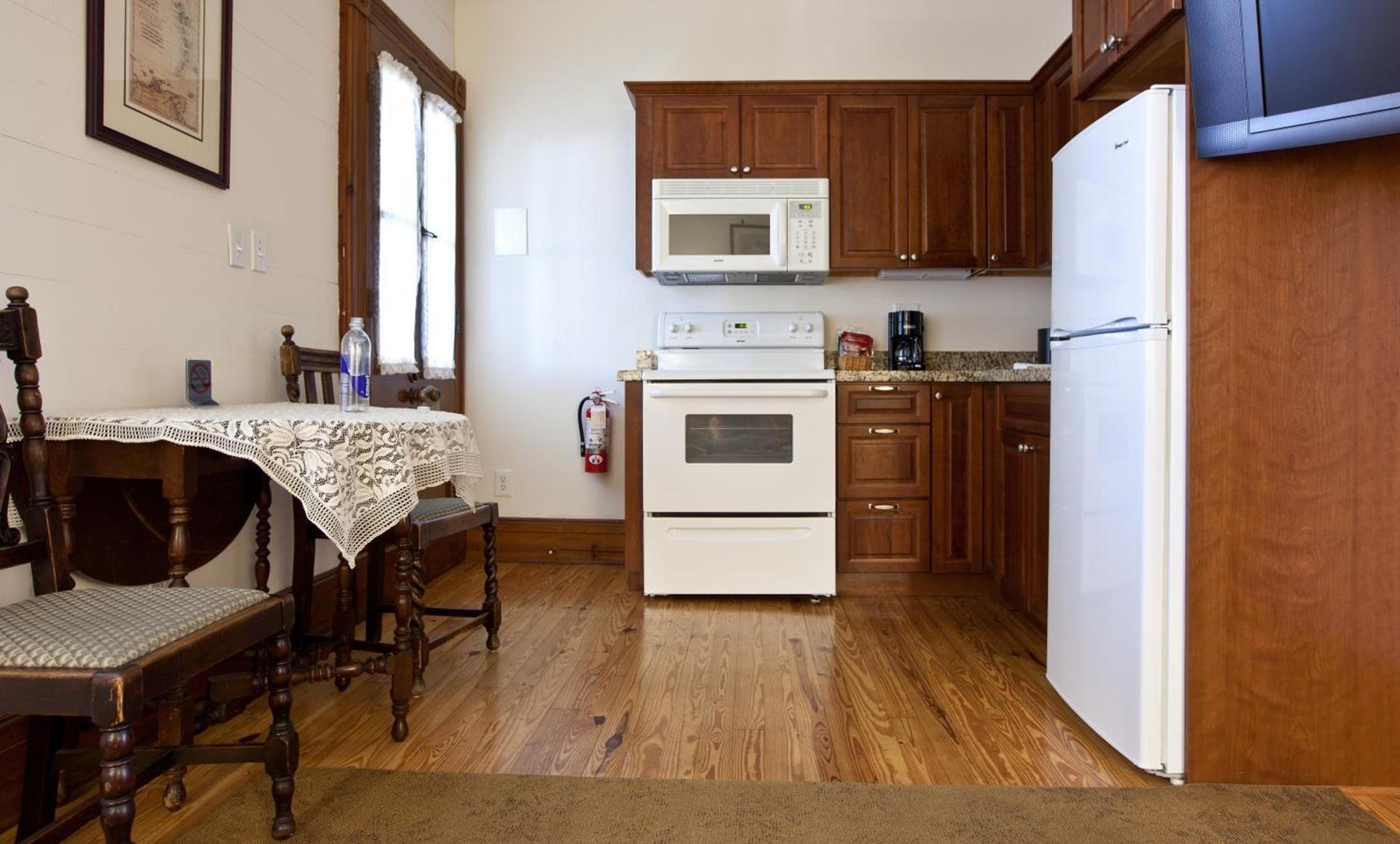 Island City House photo 24