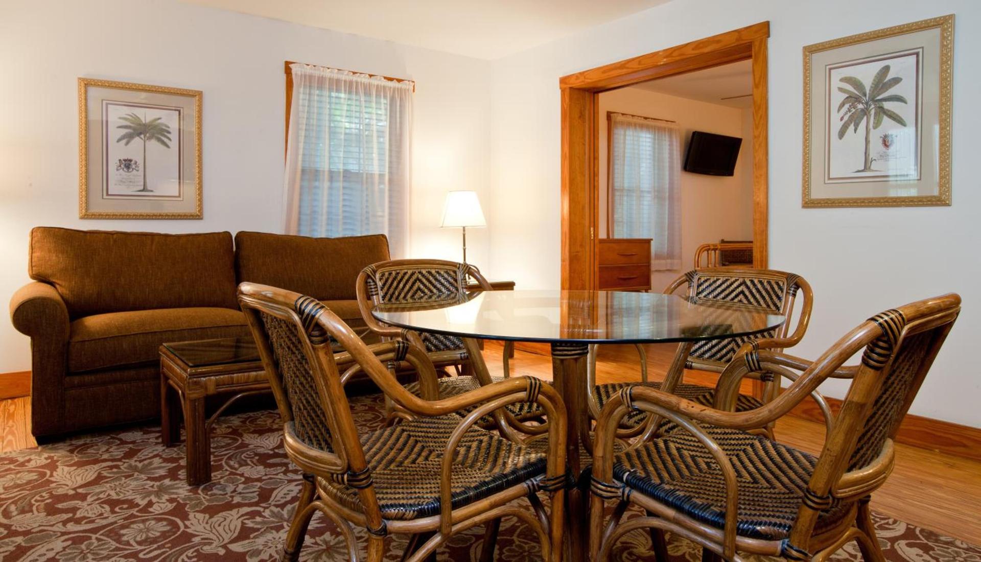 Island City House photo 21