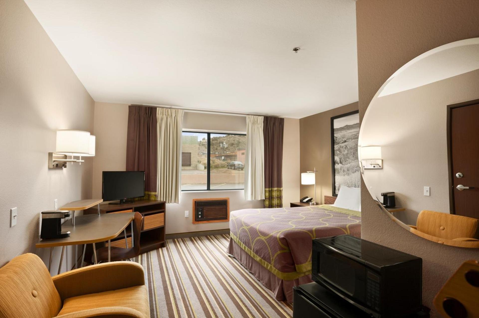 Super 8 by Wyndham Durango photo 36