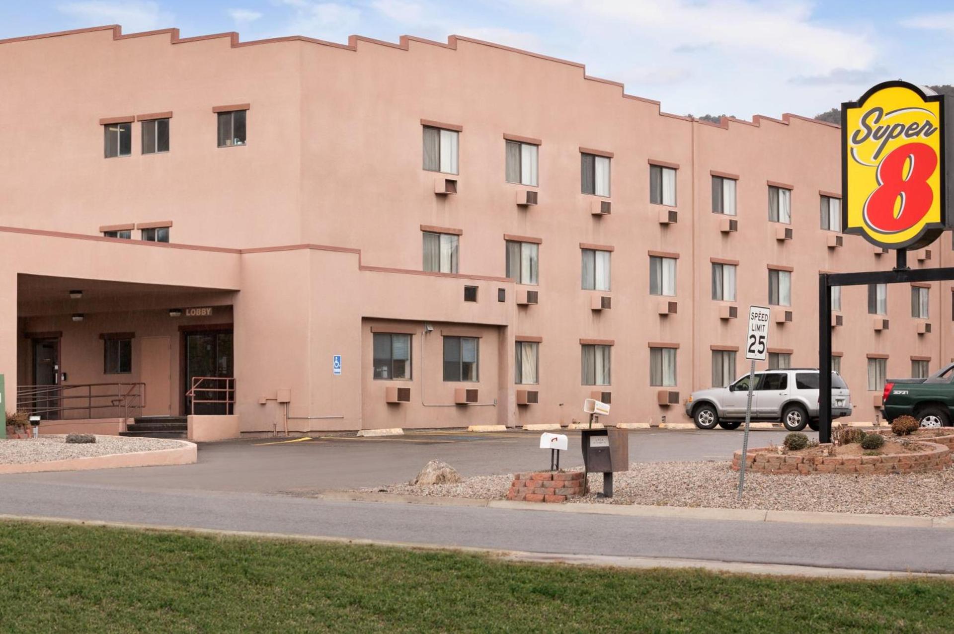 Super 8 by Wyndham Durango photo 31