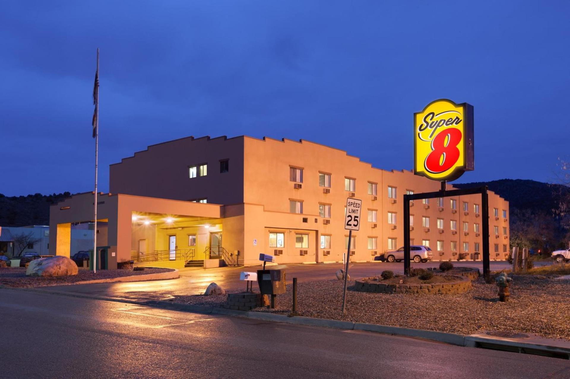 Super 8 by Wyndham Durango photo 30