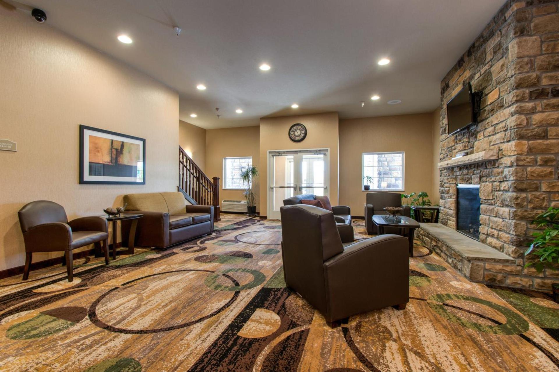 Cobblestone Inn & Suites - Holyoke photo 17