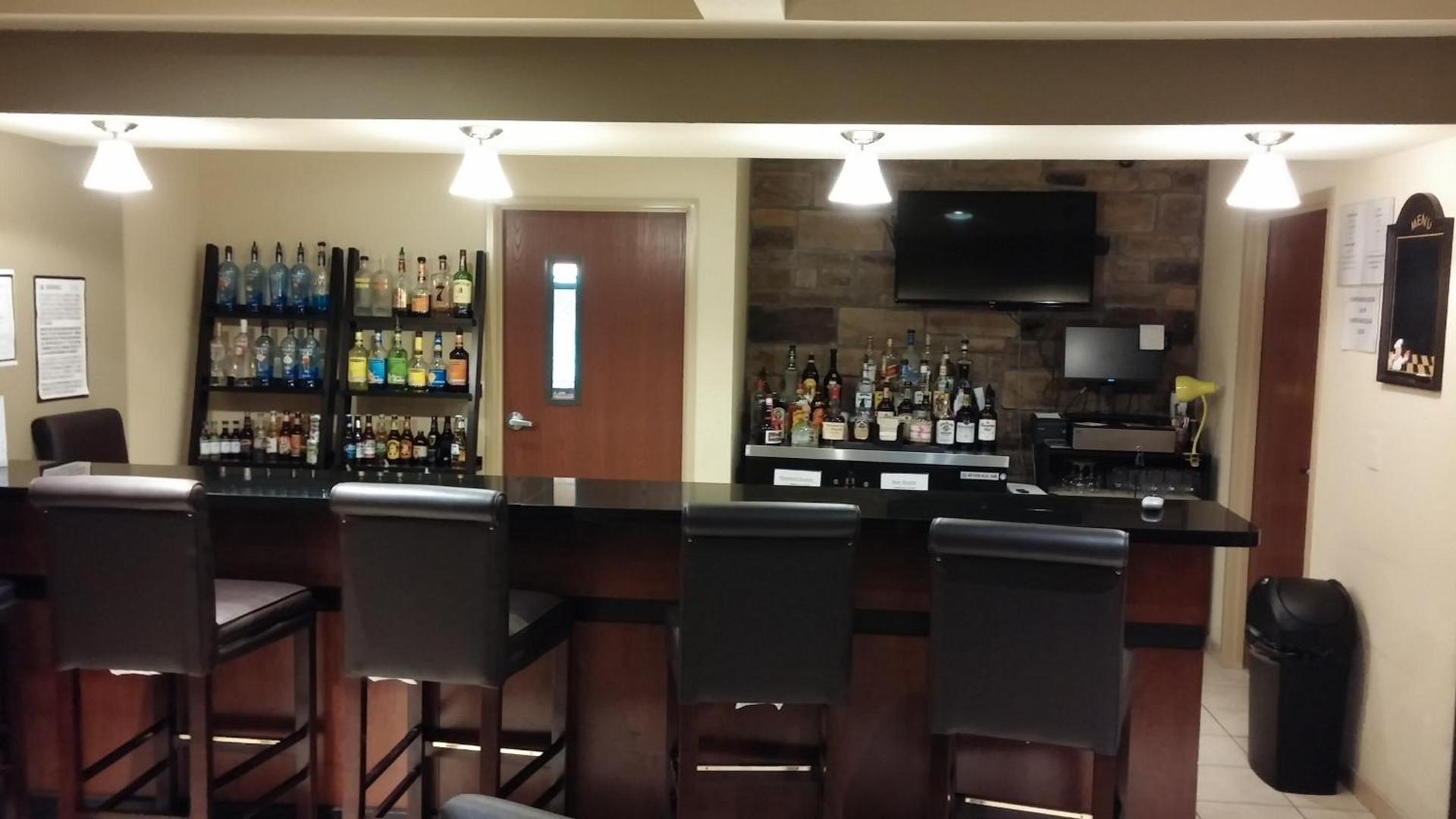Cobblestone Inn & Suites - Holyoke photo 11